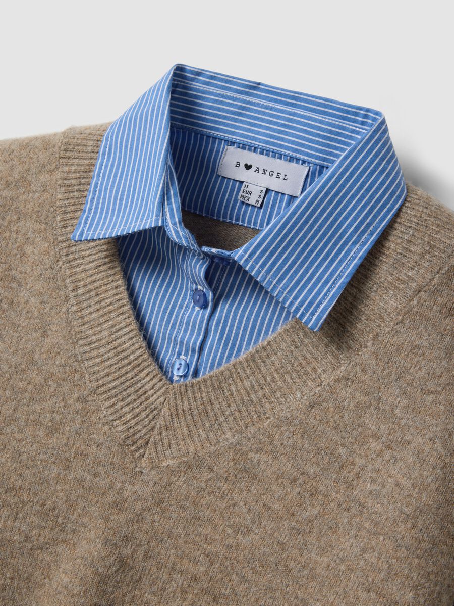 Maglia beige in misto viscosa con scollo a V_1