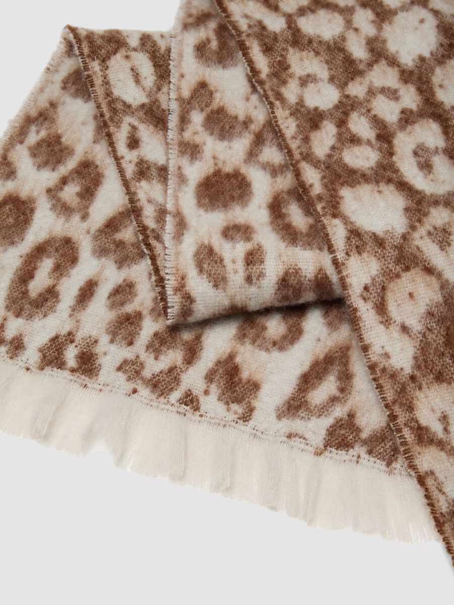 Ivory and light brown animal-print scarf with fringes_2