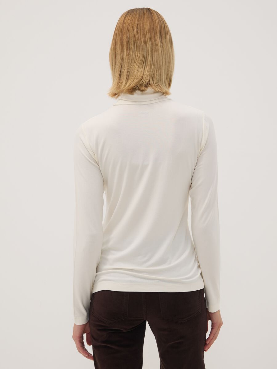 White stretch viscose top with mock neck, regular fit_3