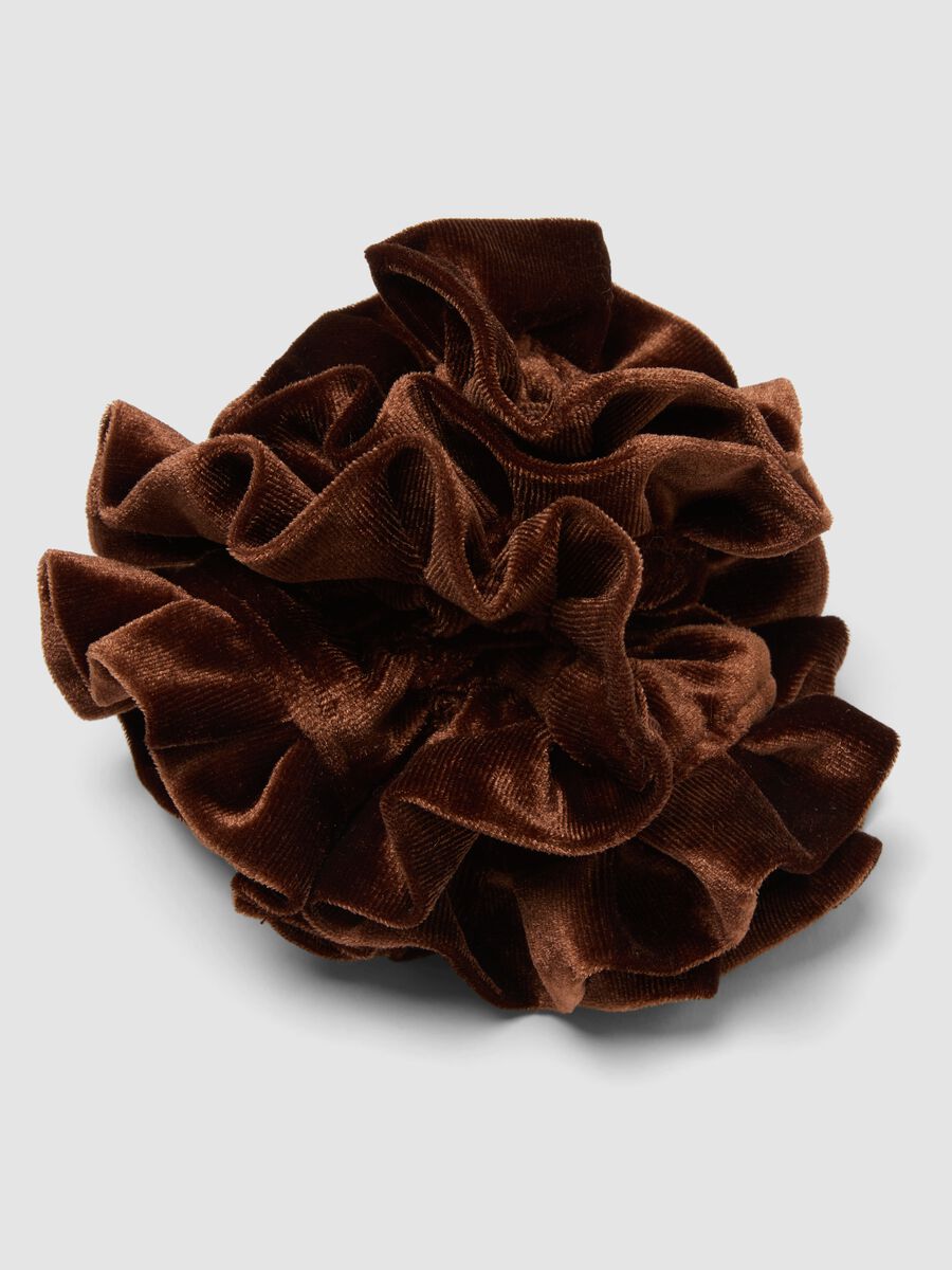 Brown velvet-effect scrunchie_2