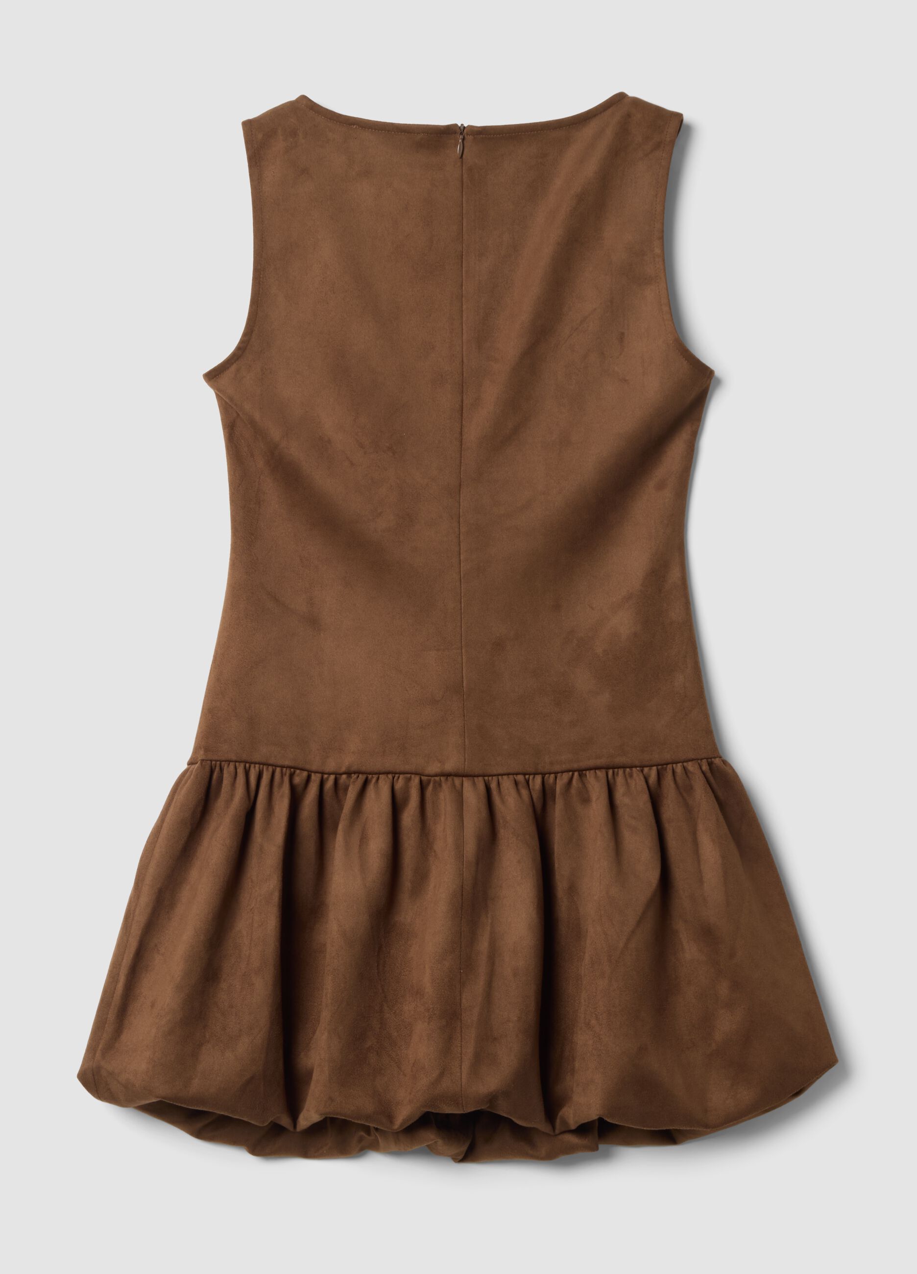 Abito marrone in tessuto elasticizzato con girocollo fitted