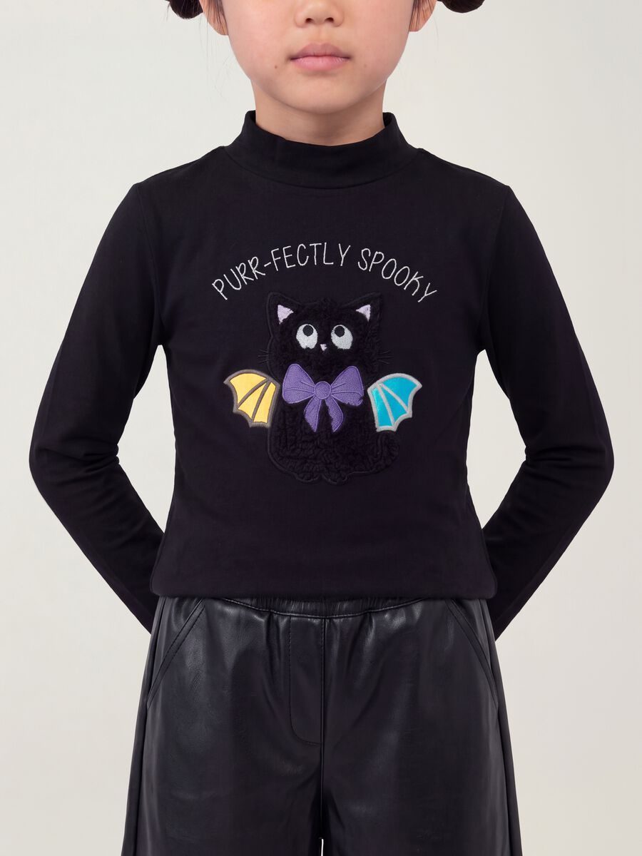 T-shirt nera in cotone elasticizzato con Collo rialzato_2