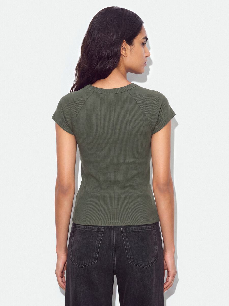 Green fitted ribbed stretch-cotton T-shirt with studs_3