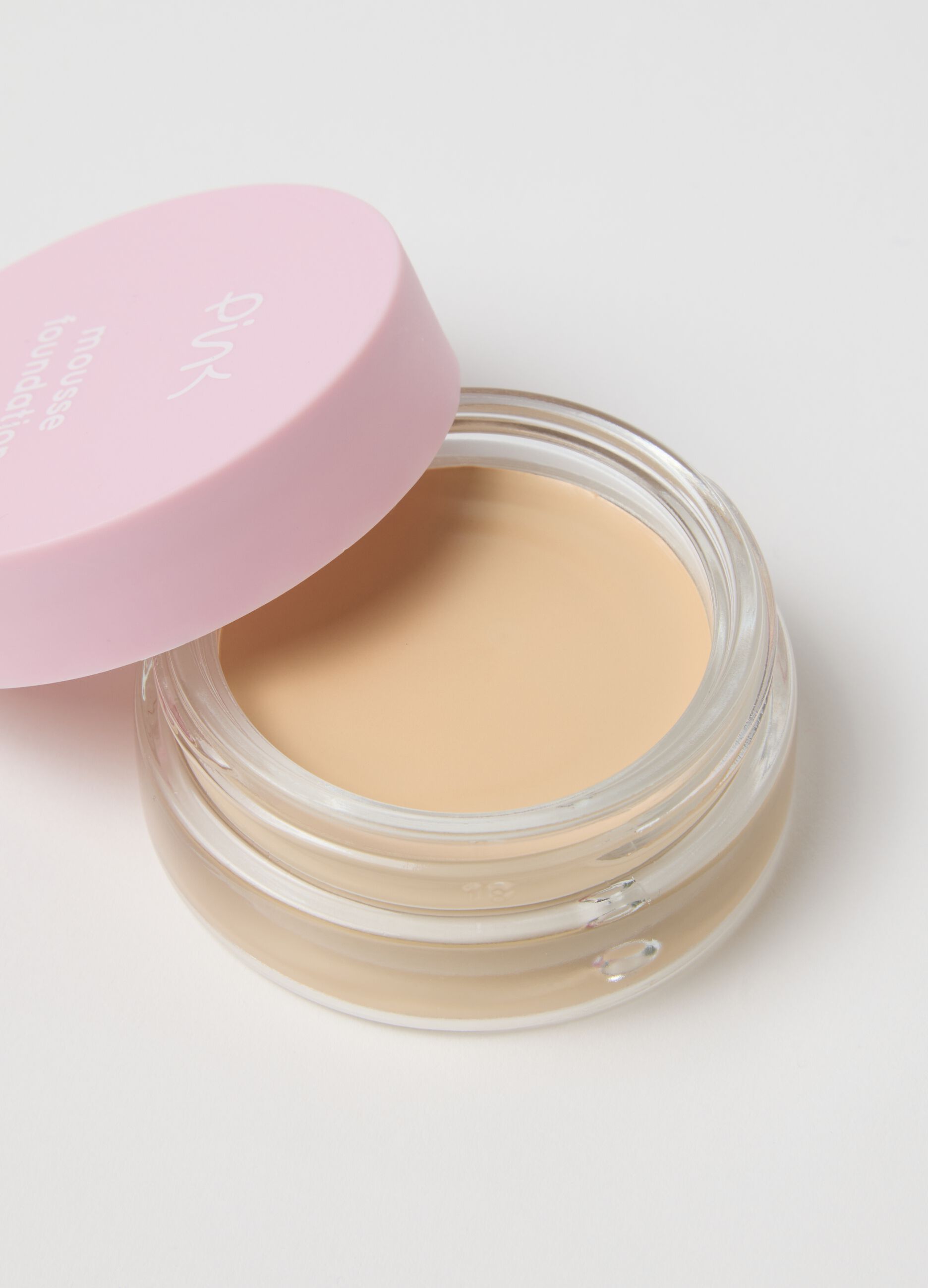 Pink Mousse Foundation 05