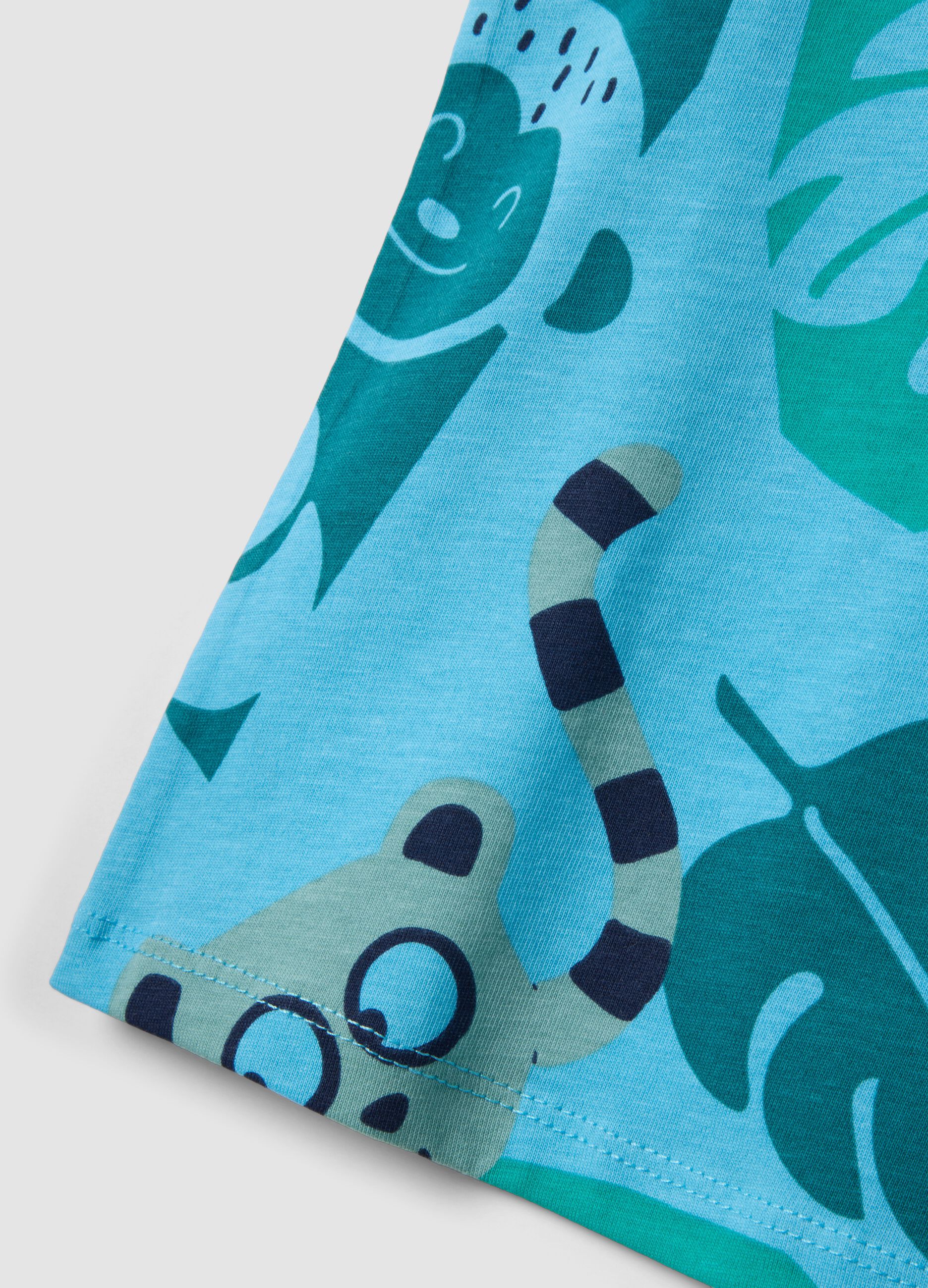 Light blue organic cotton vest with all-over print
