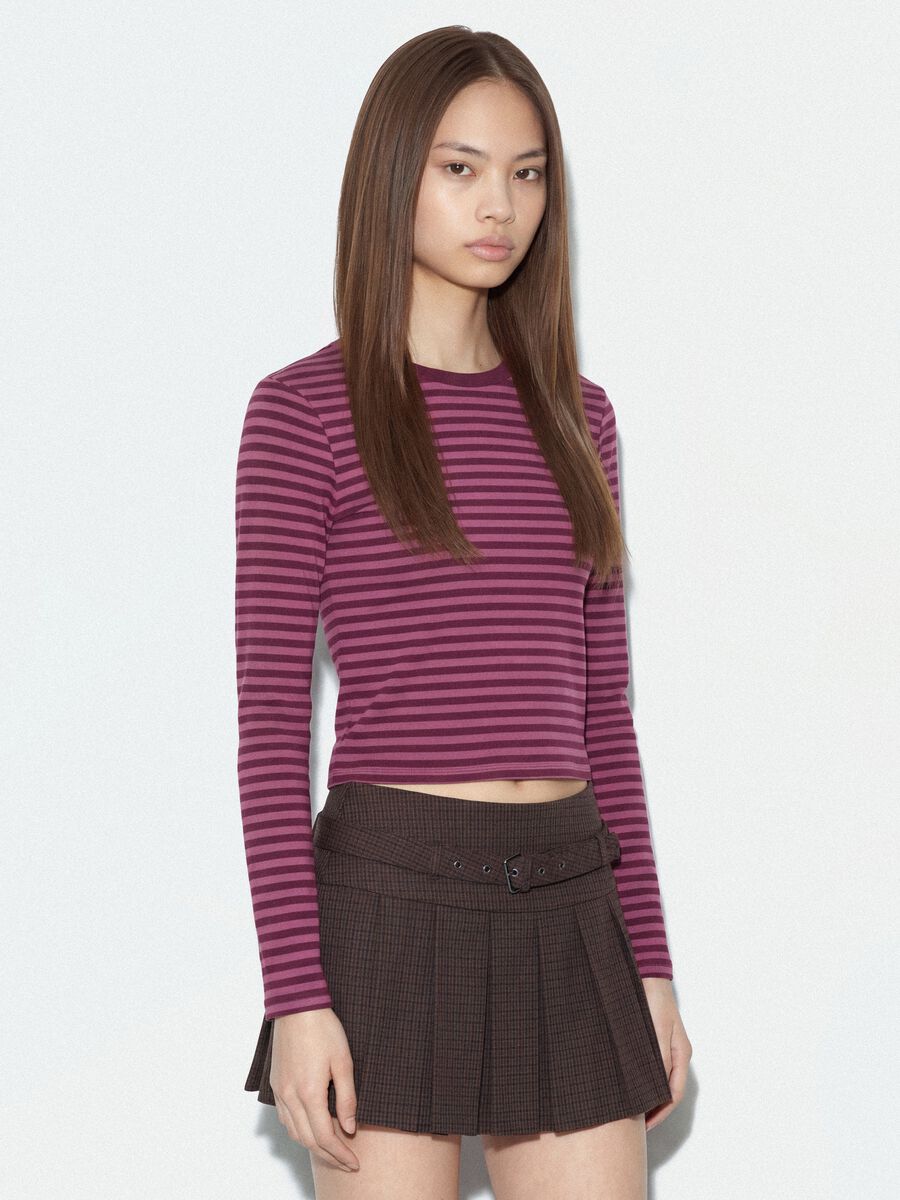 T-shirt viola in puro cotone a righe con girocollo_0