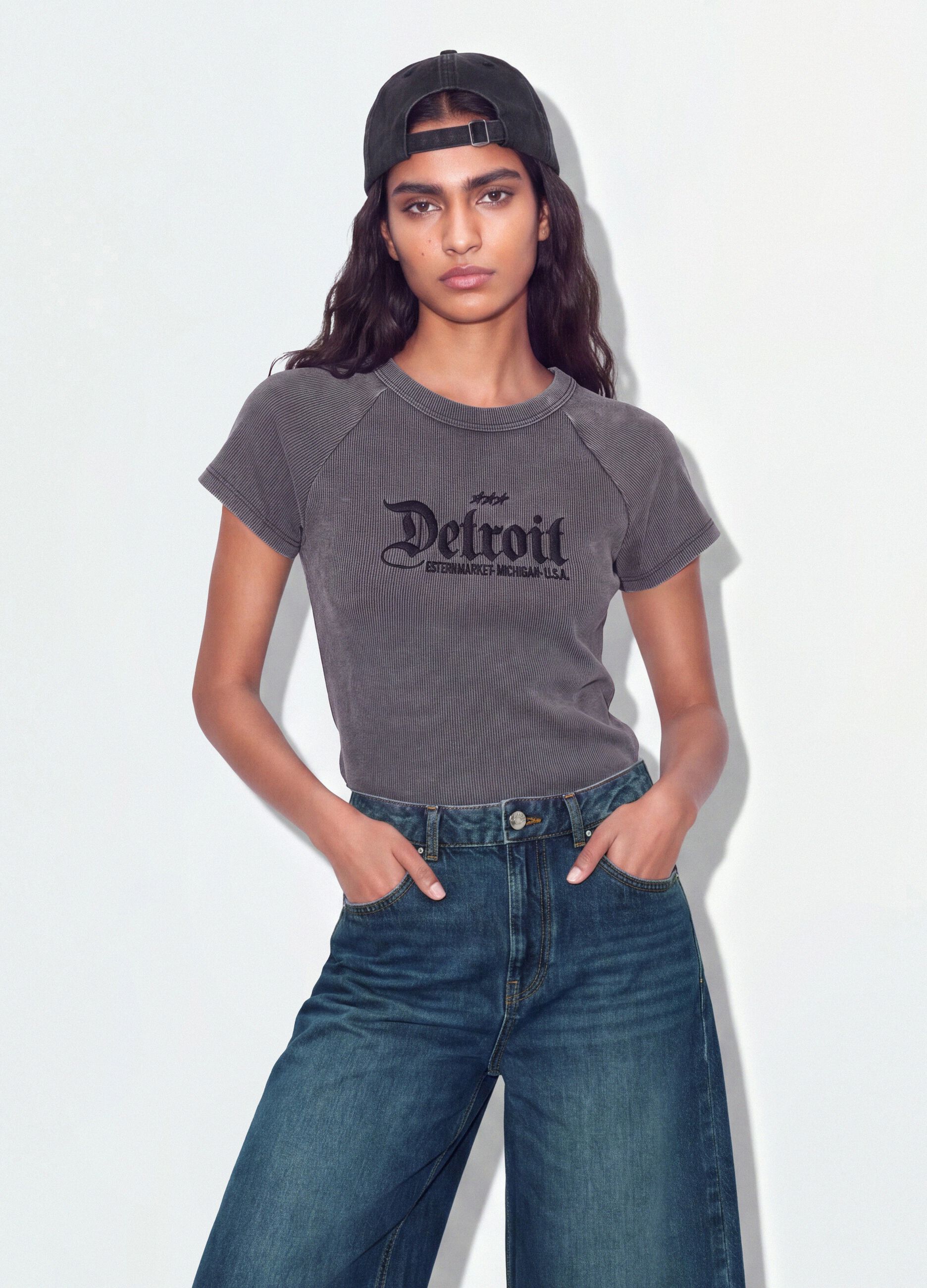 Grey fitted ribbed stretch cotton T-shirt with Detroit lettering