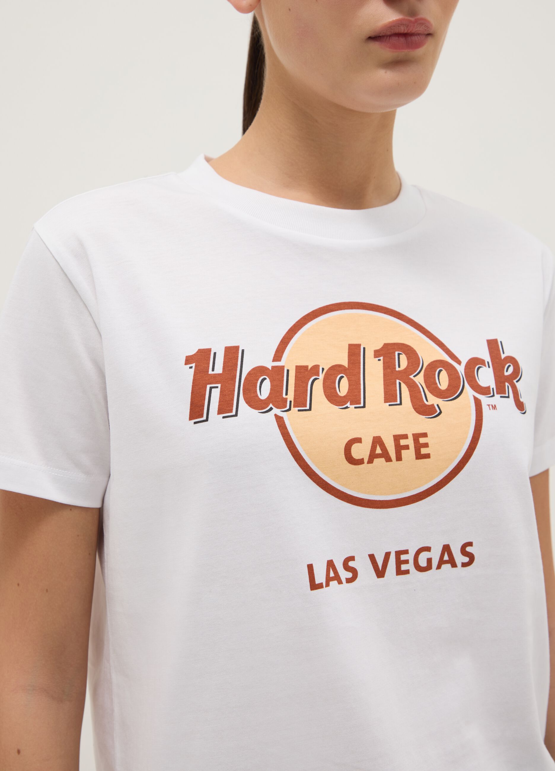 White Pure Cotton Regular Fit T-shirt with Hard Rock Cafe Logo