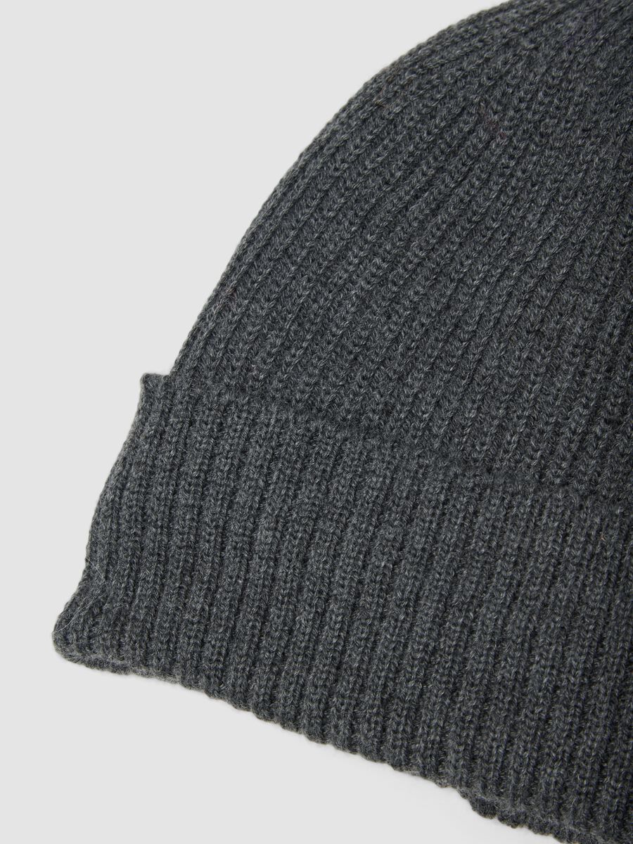 Grey Knit Beanie with Turn-Up Cuff_1