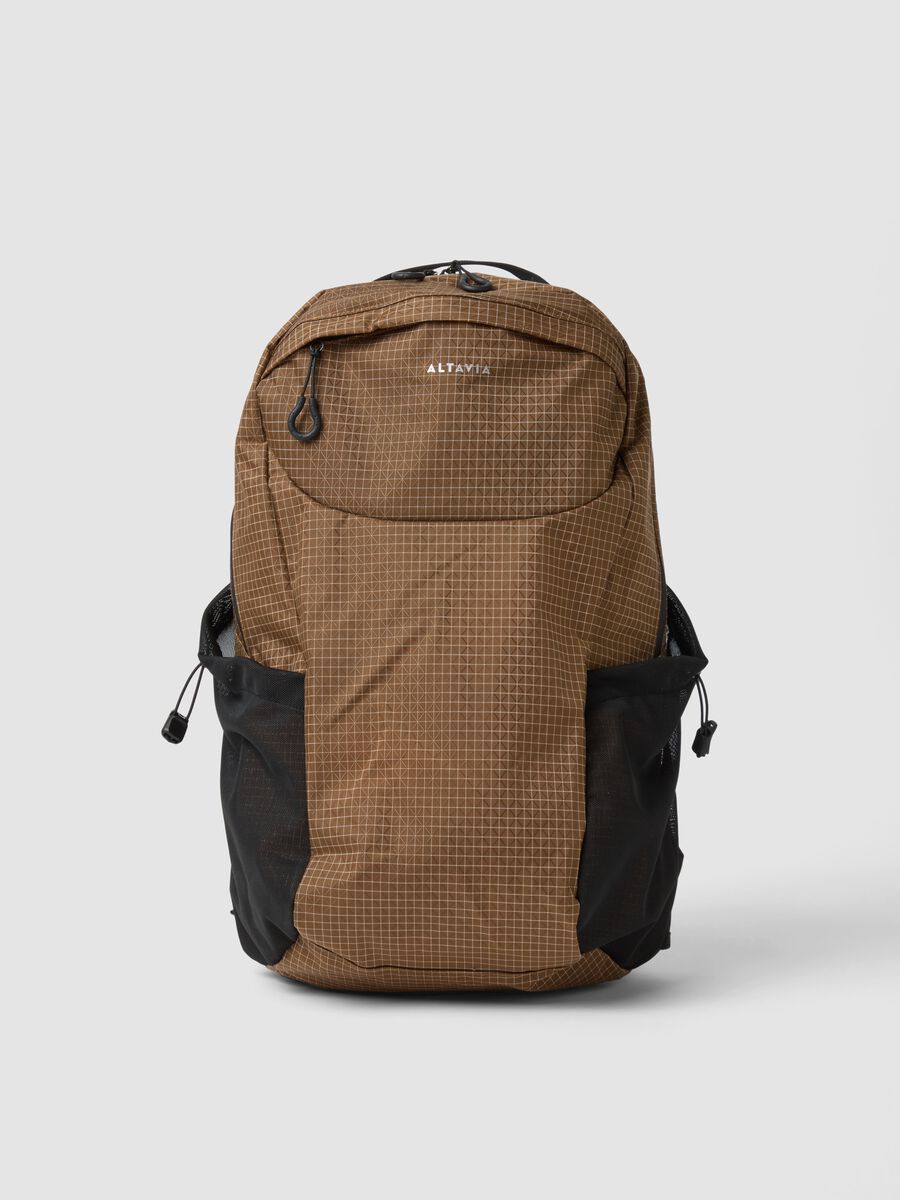ALTAVIA 25L Water-Resistant Outdoor Backpack &ndash; WITH DEBORAH COMPAGNONI_0
