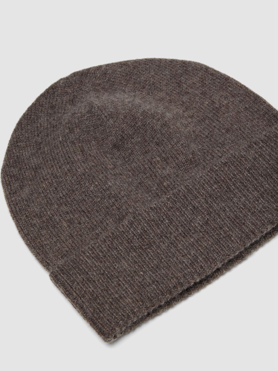 Brown beanie in a wool, cashmere and viscose blend_1