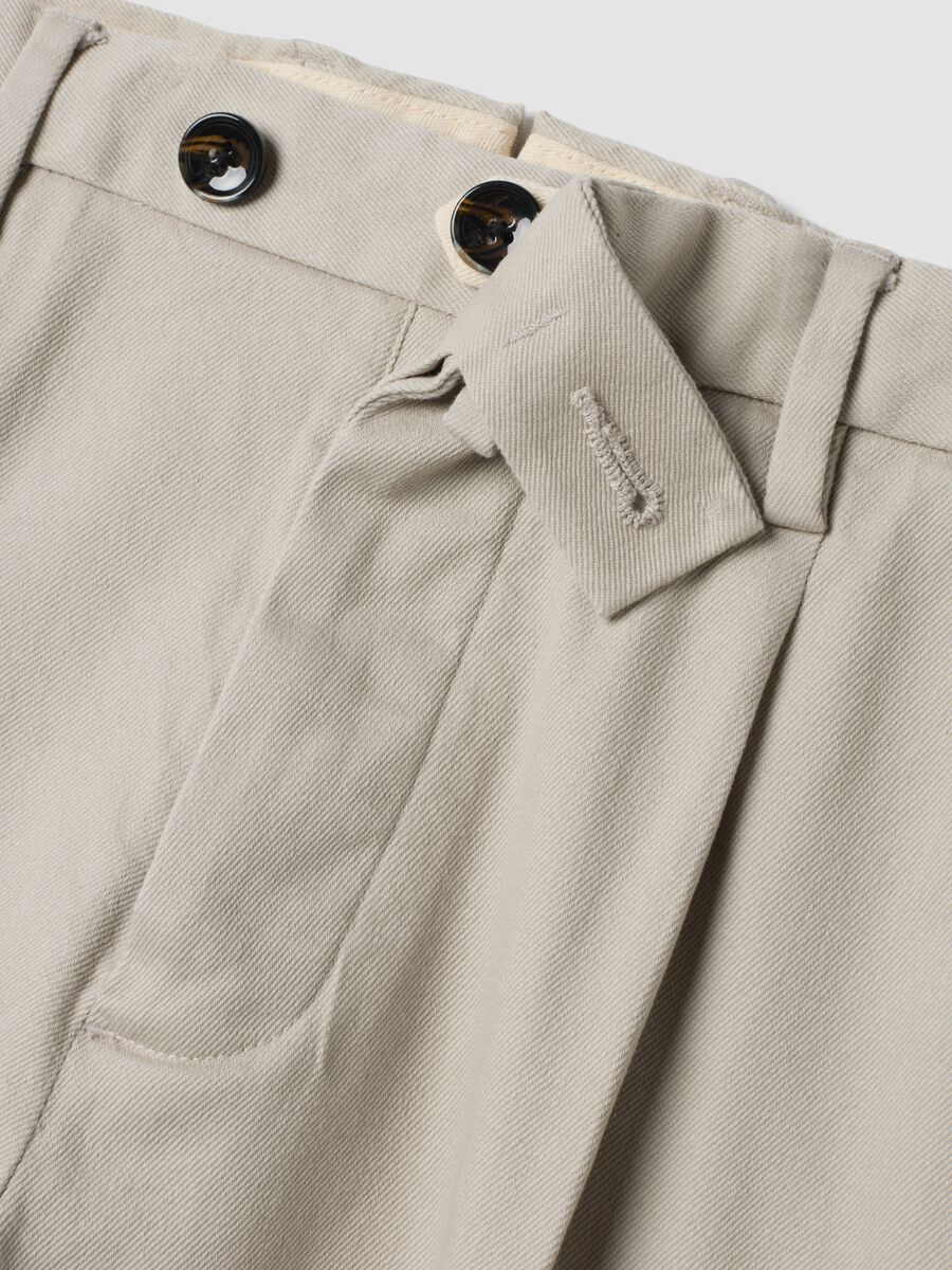 Grey regular-fit stretch cotton chino trousers_1