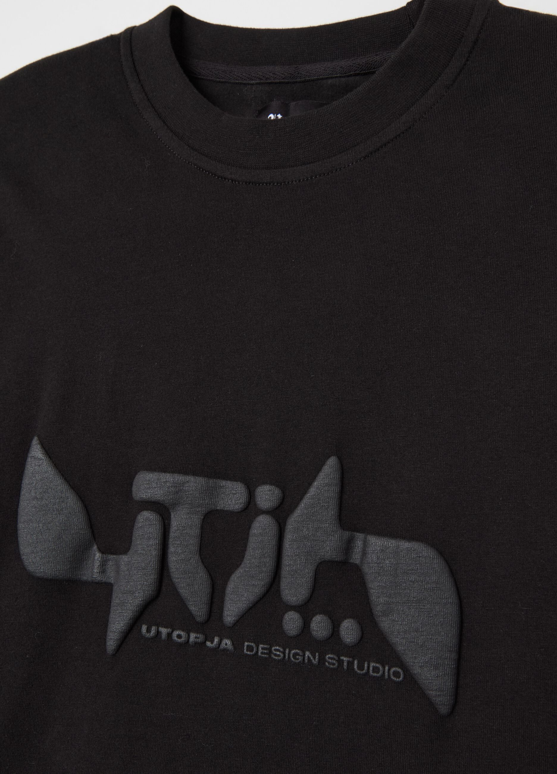 Long-sleeved Graphic T-shirt Black