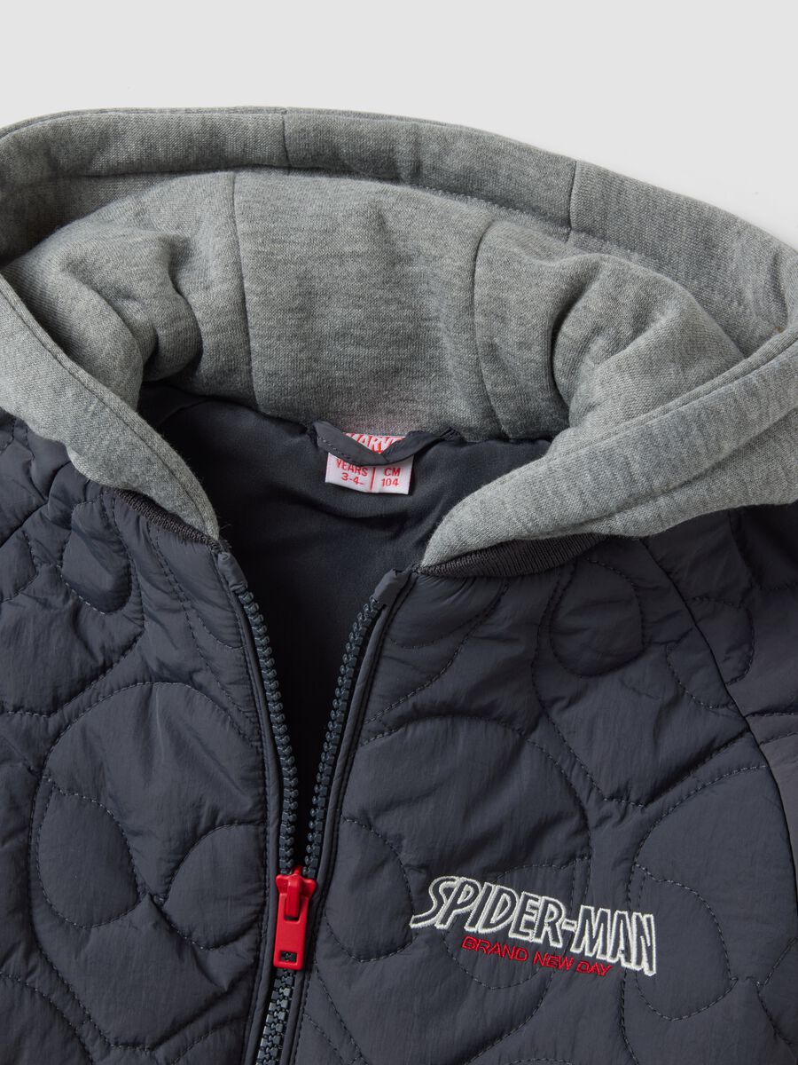 Grey quilted hooded jacket with MARVEL Spider-Man embroidery for boys_2