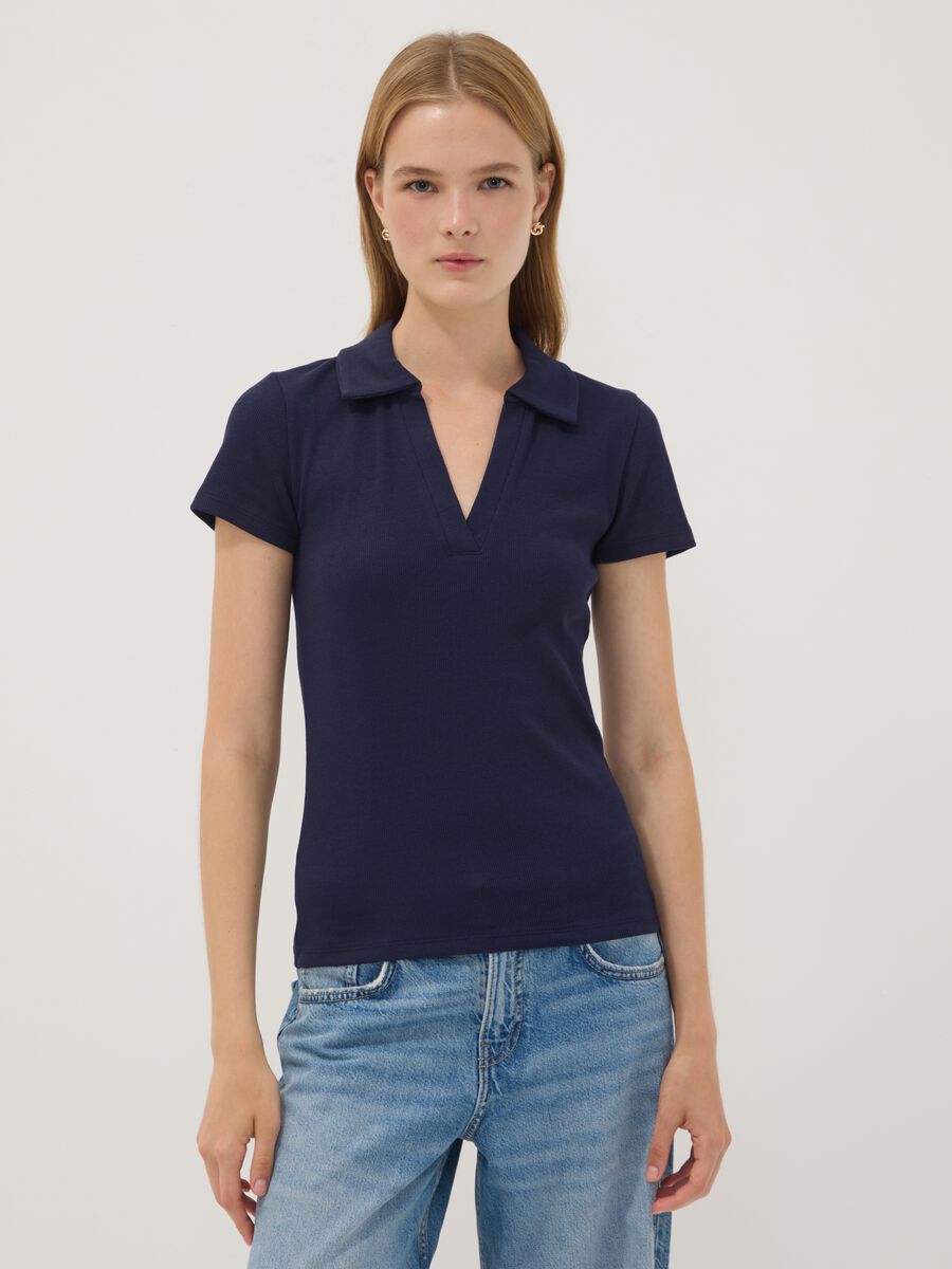 Blue stretch cotton polo shirt with open V-neck, regular fit_1