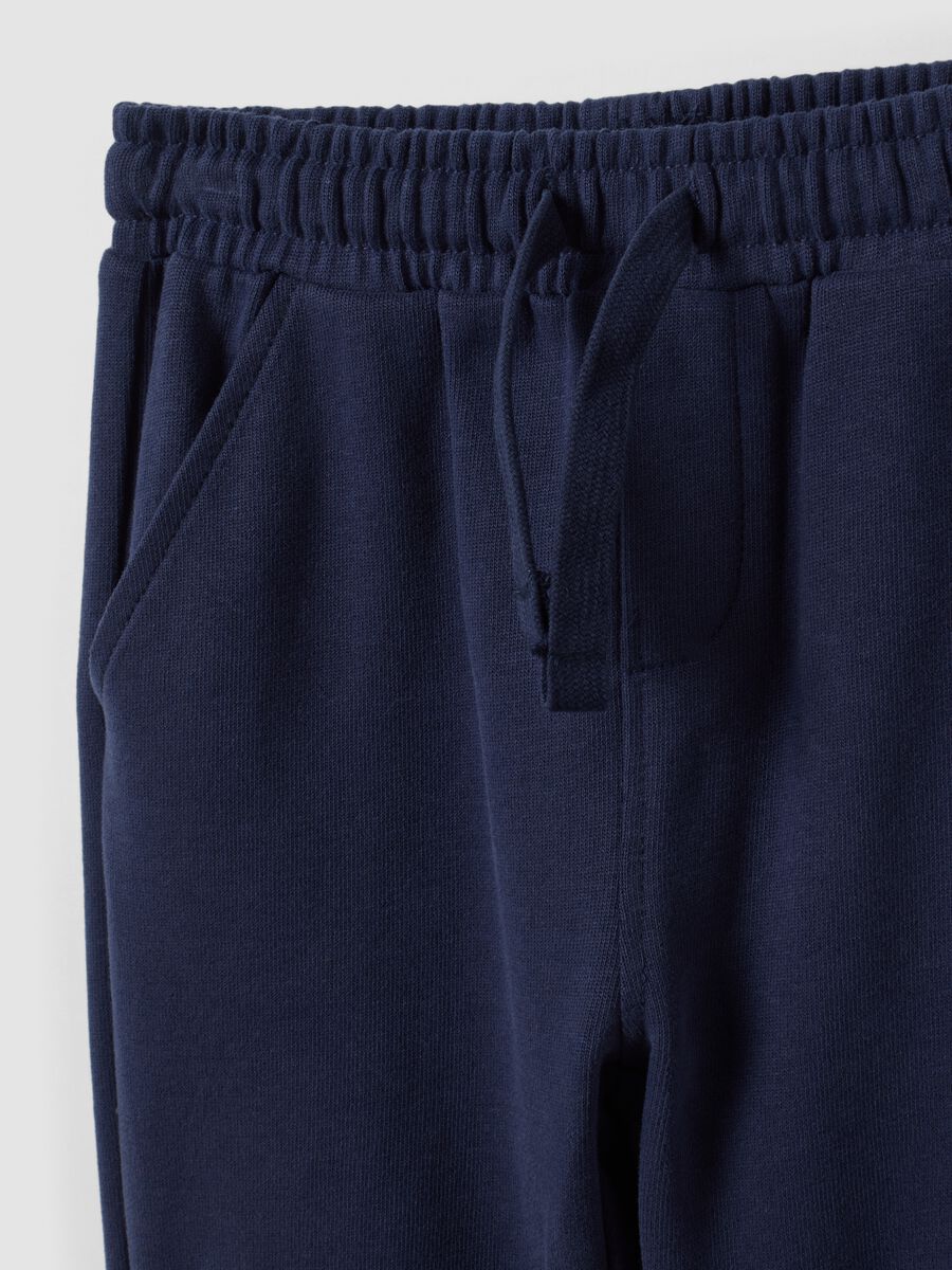 Blue organic cotton Mickey print joggers for baby boy_2