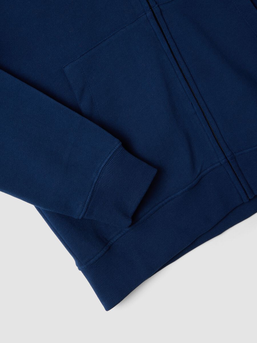 Navy blue organic cotton hoodie in a regular fit_1