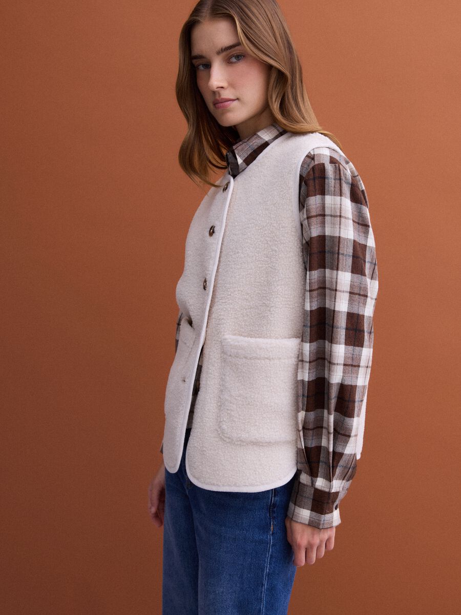 White crew-neck regular-fit sherpa gilet_1