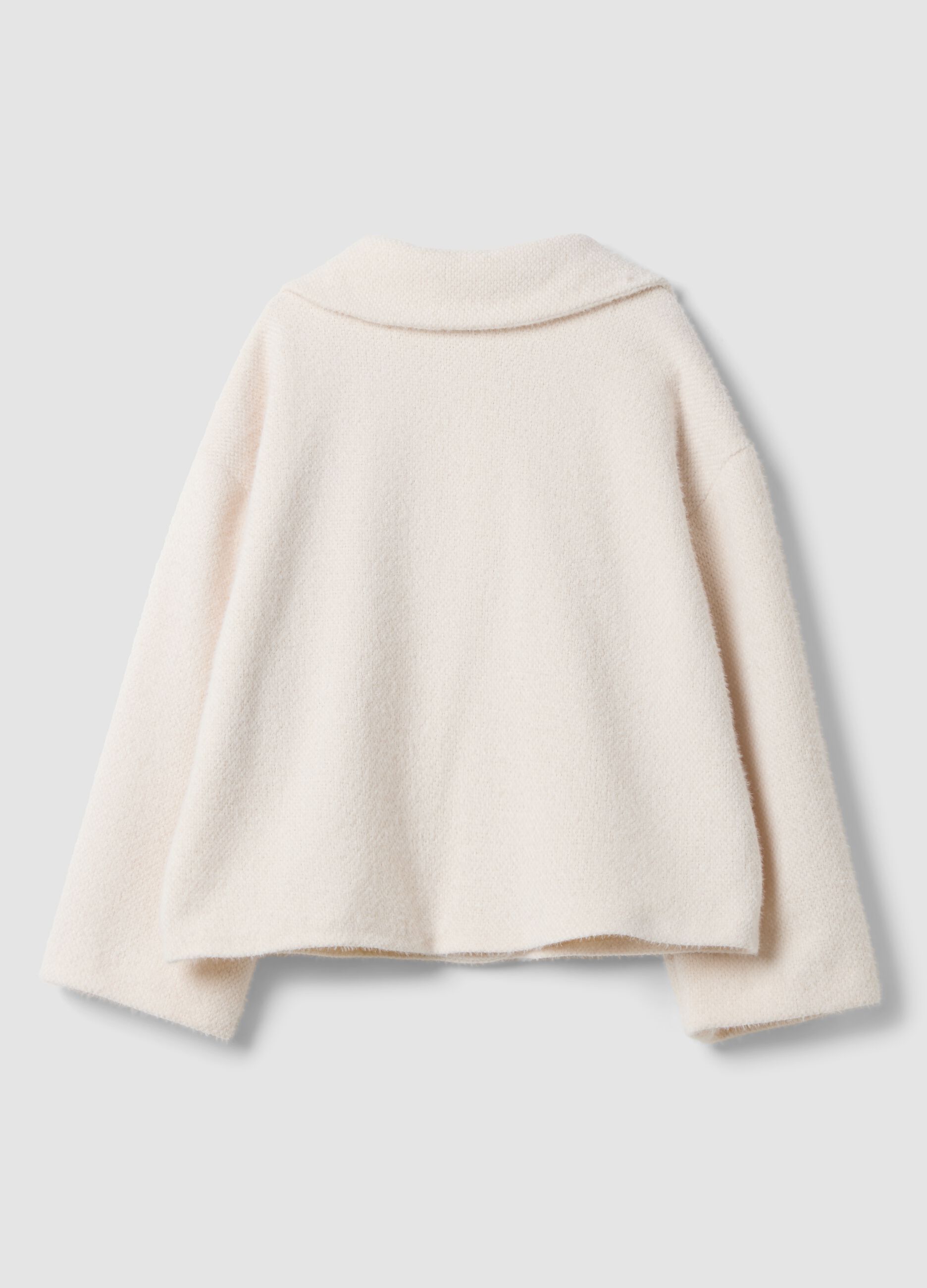 White regular-fit coat with wide collar and buttons