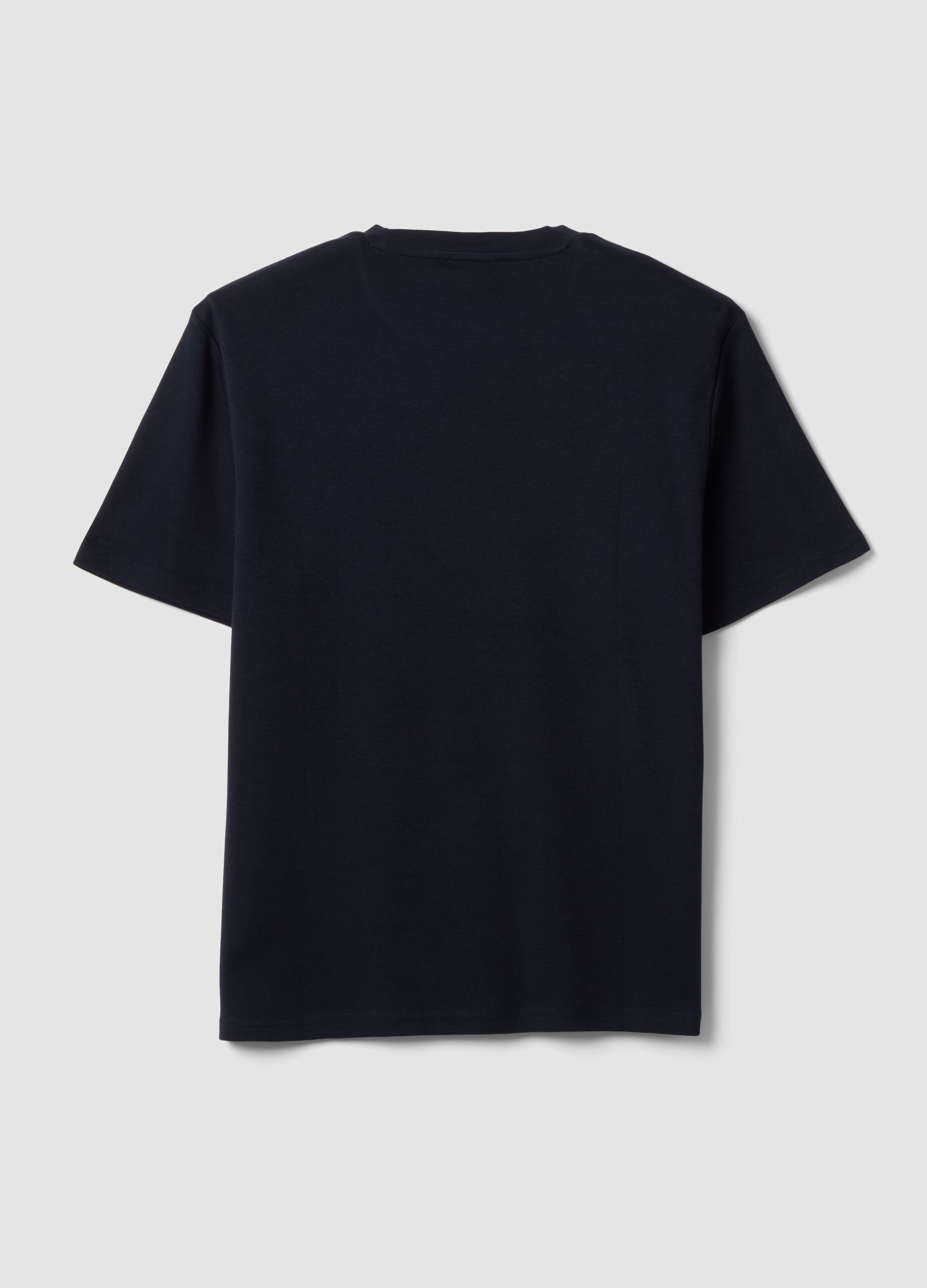 تيشيرت The Iconic Tee أزرق من قطن خالص بأكمام قصيرة وقصّة مريحة