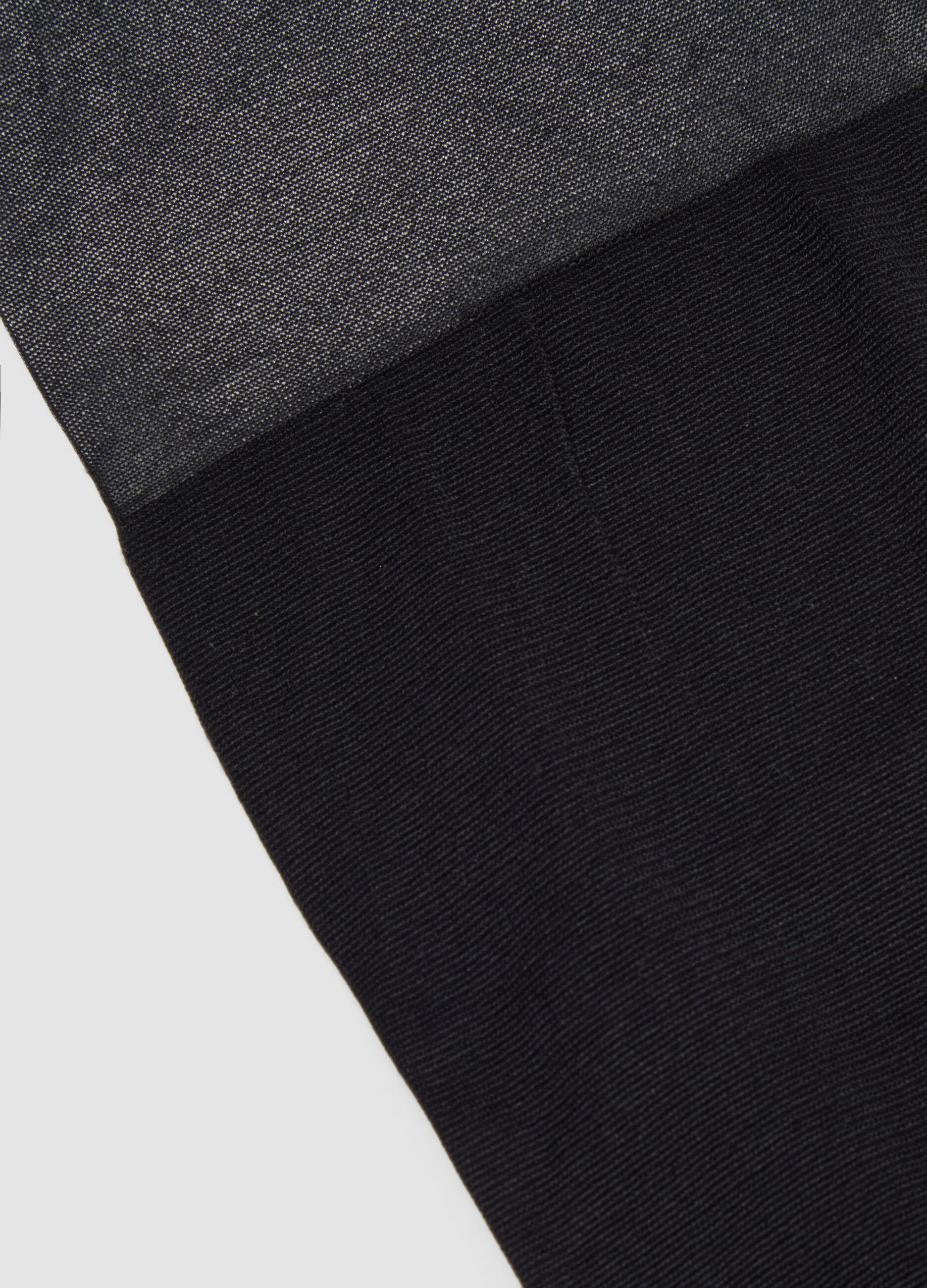 Collant neri in tessuto elasticizzato