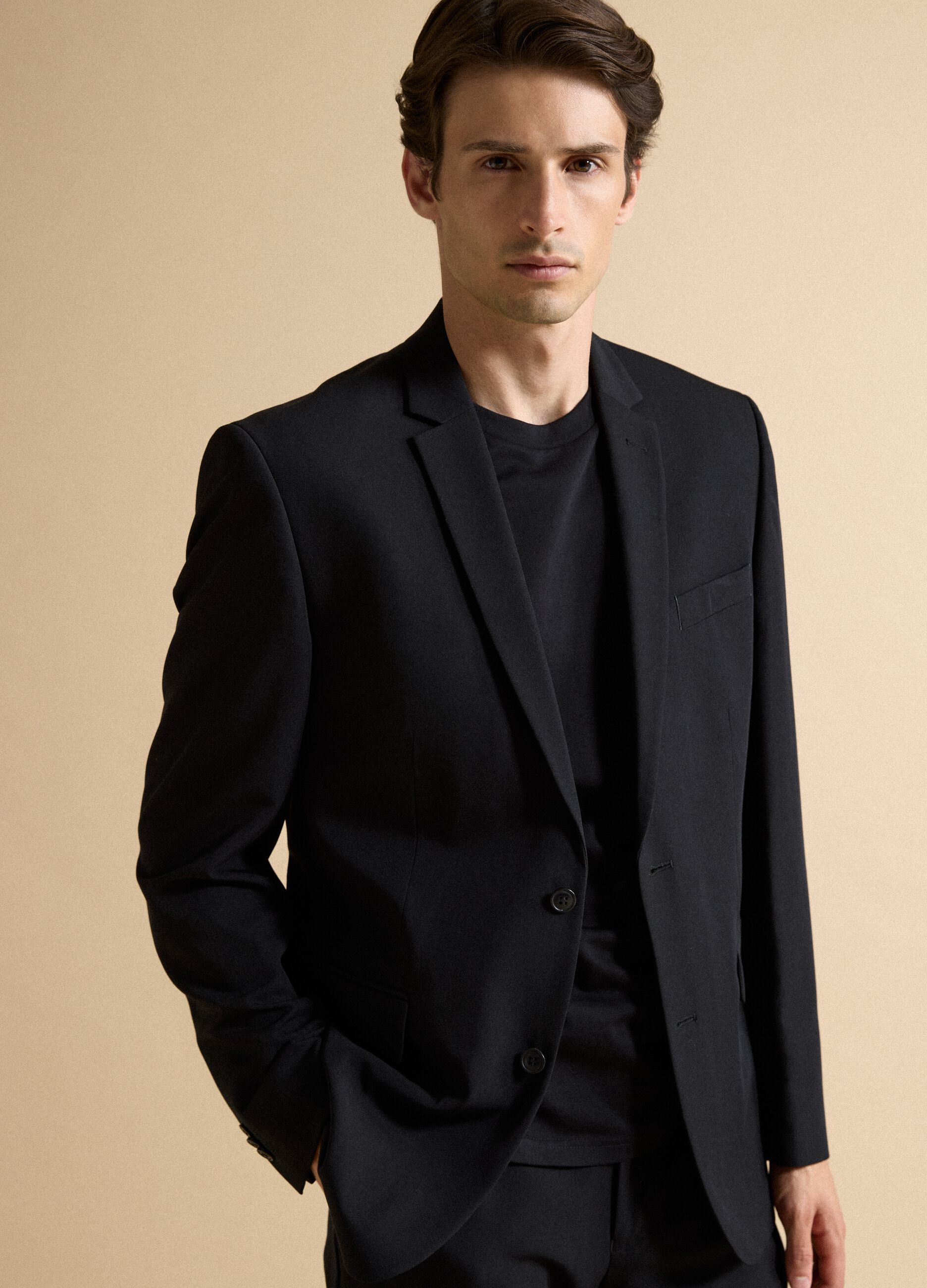 Blazer nero slim fit foderato con rever classici