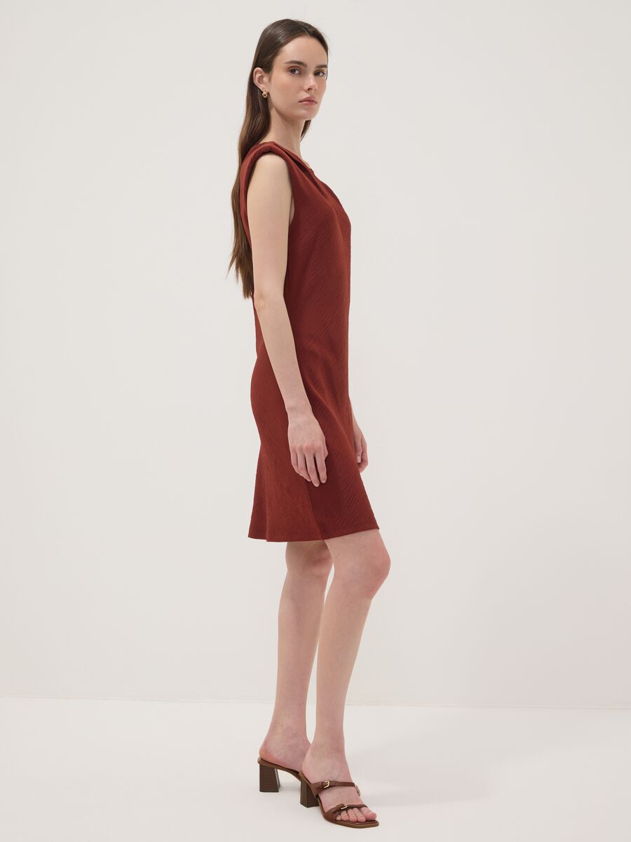 Red fitted dress with ruched detailing_1
