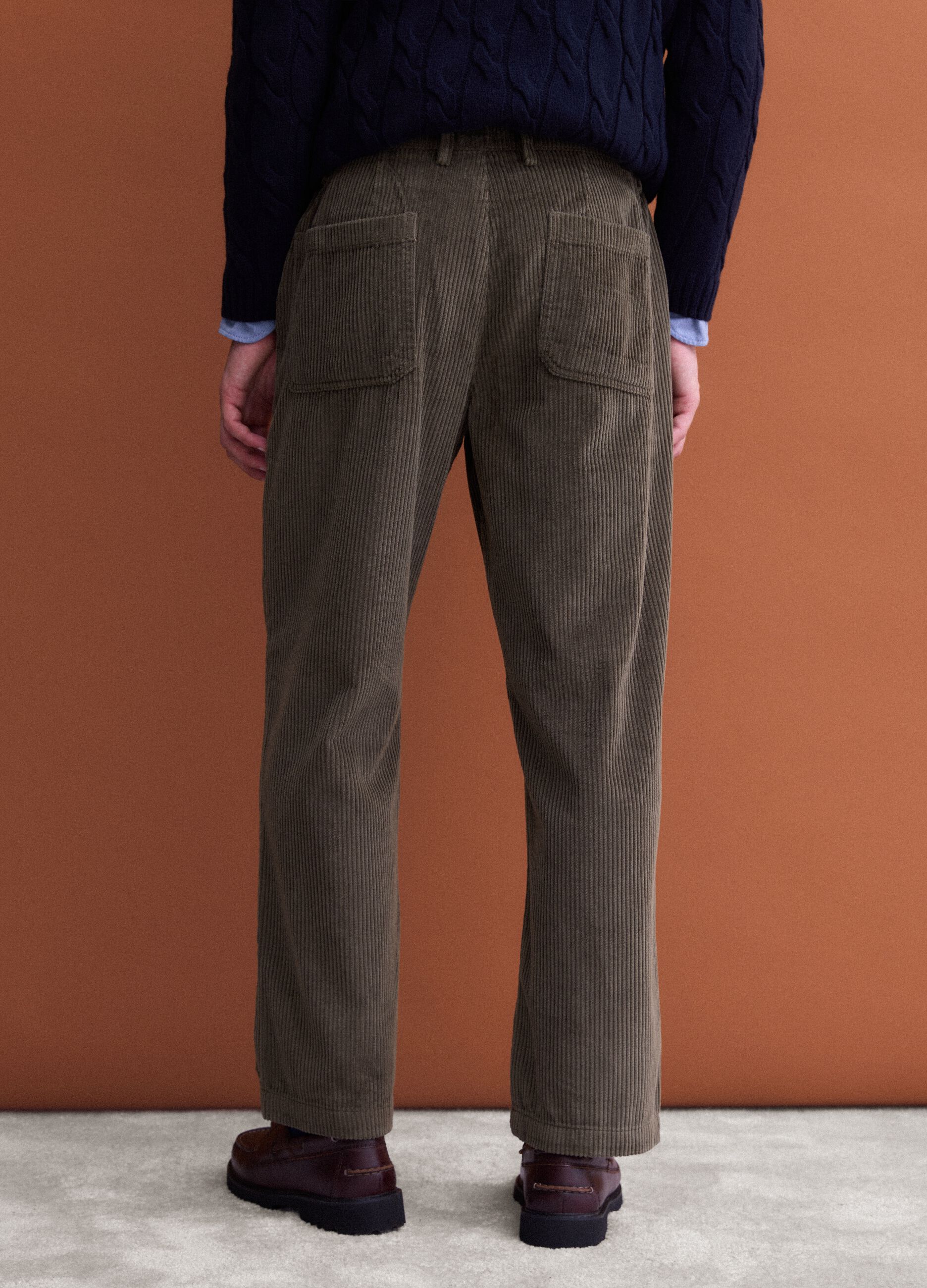 Green pure cotton corduroy carrot-fit trousers