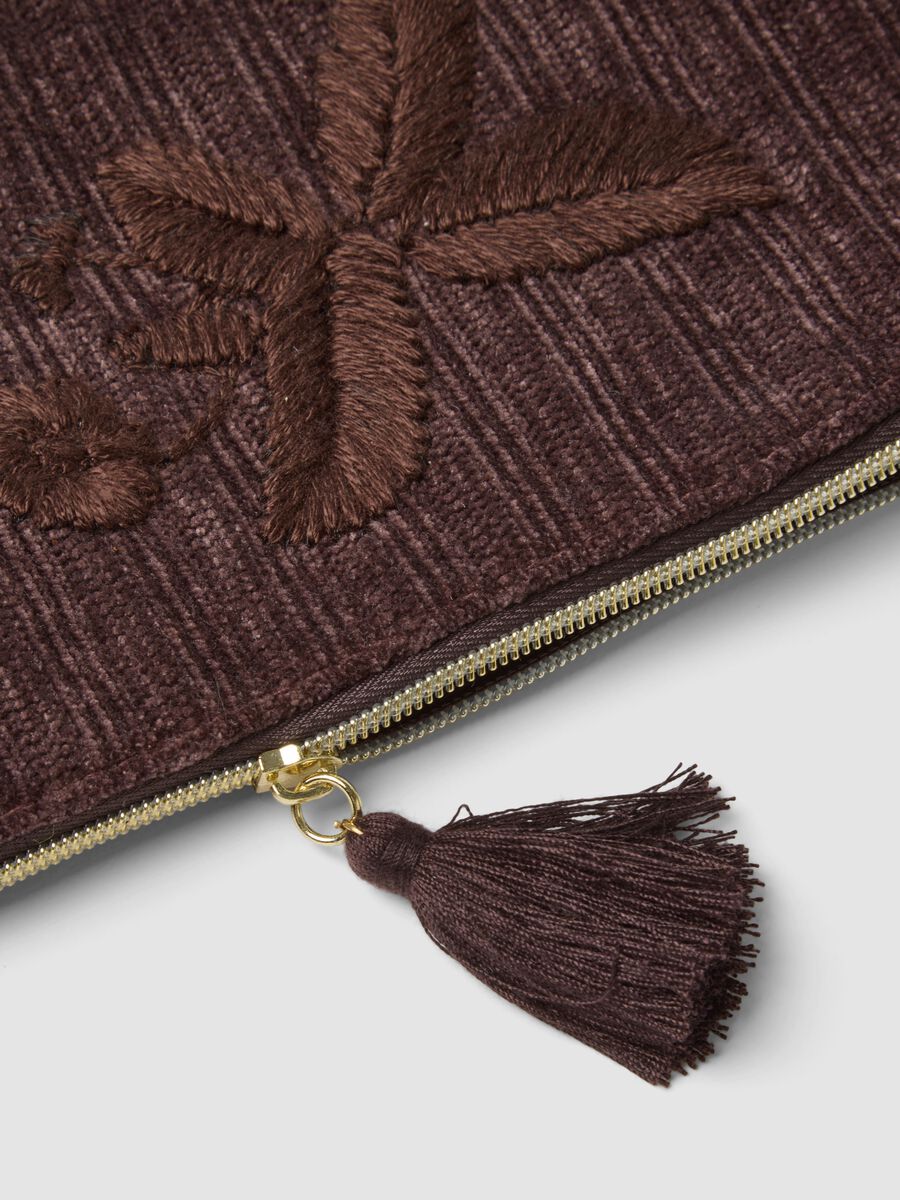 Brown pouch with floral embroidery and tassel_2