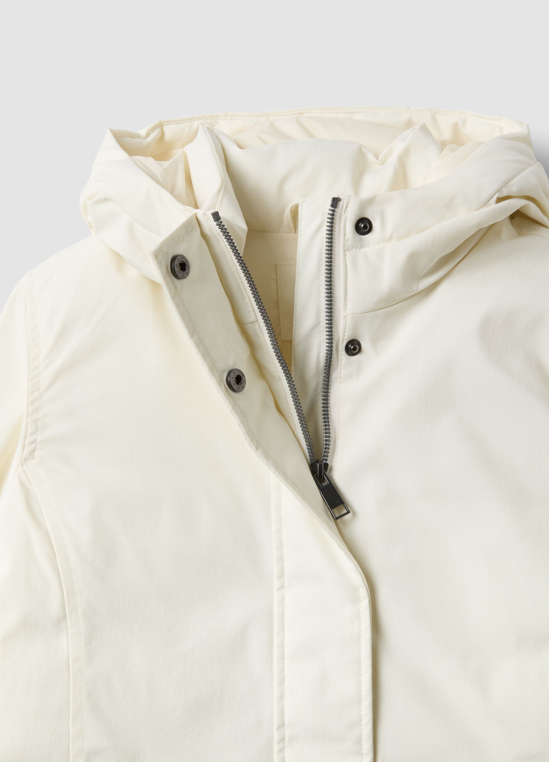 White padded jacket with hood and zip