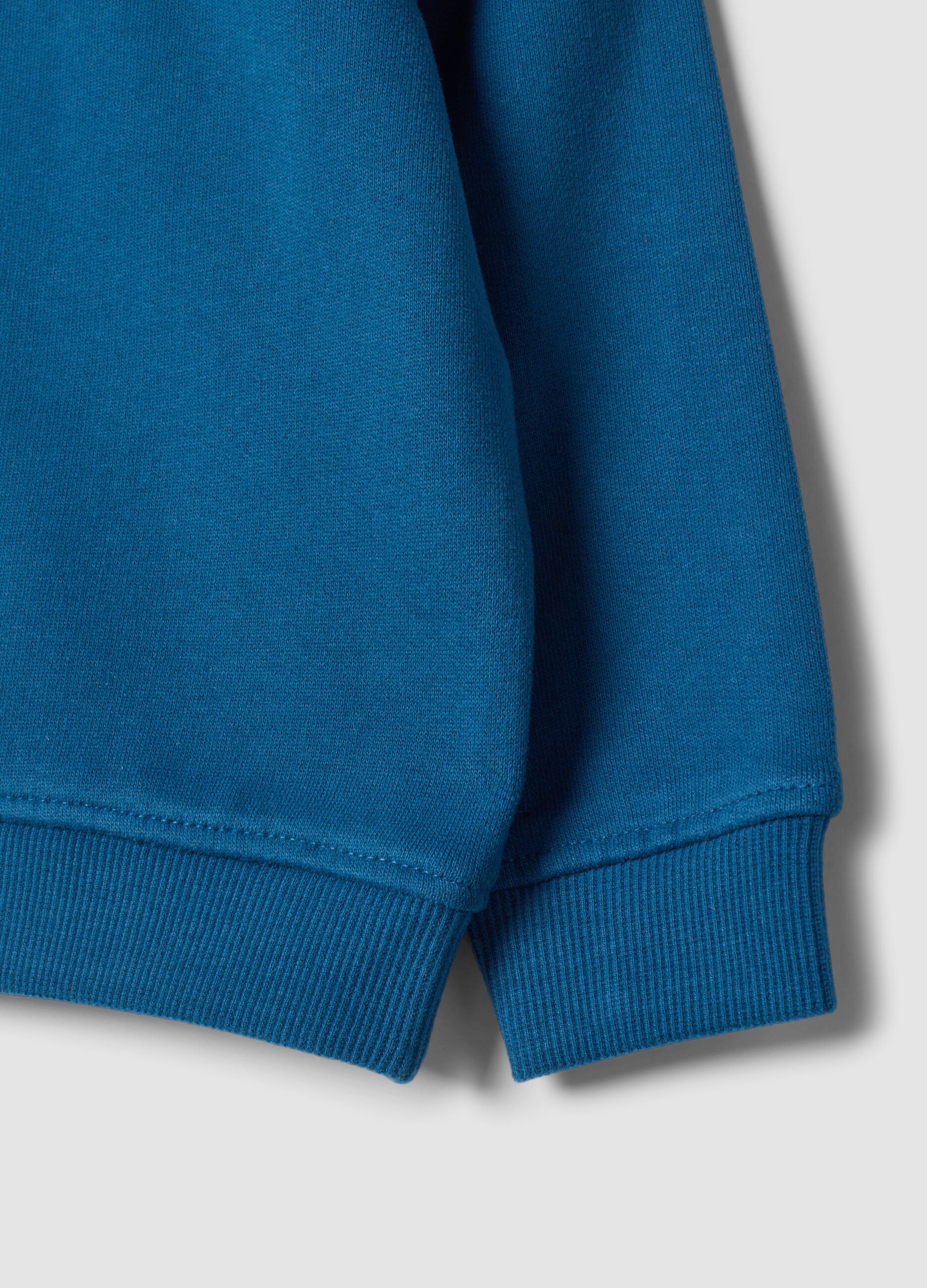 Blue crew-neck sweatshirt in pure organic cotton