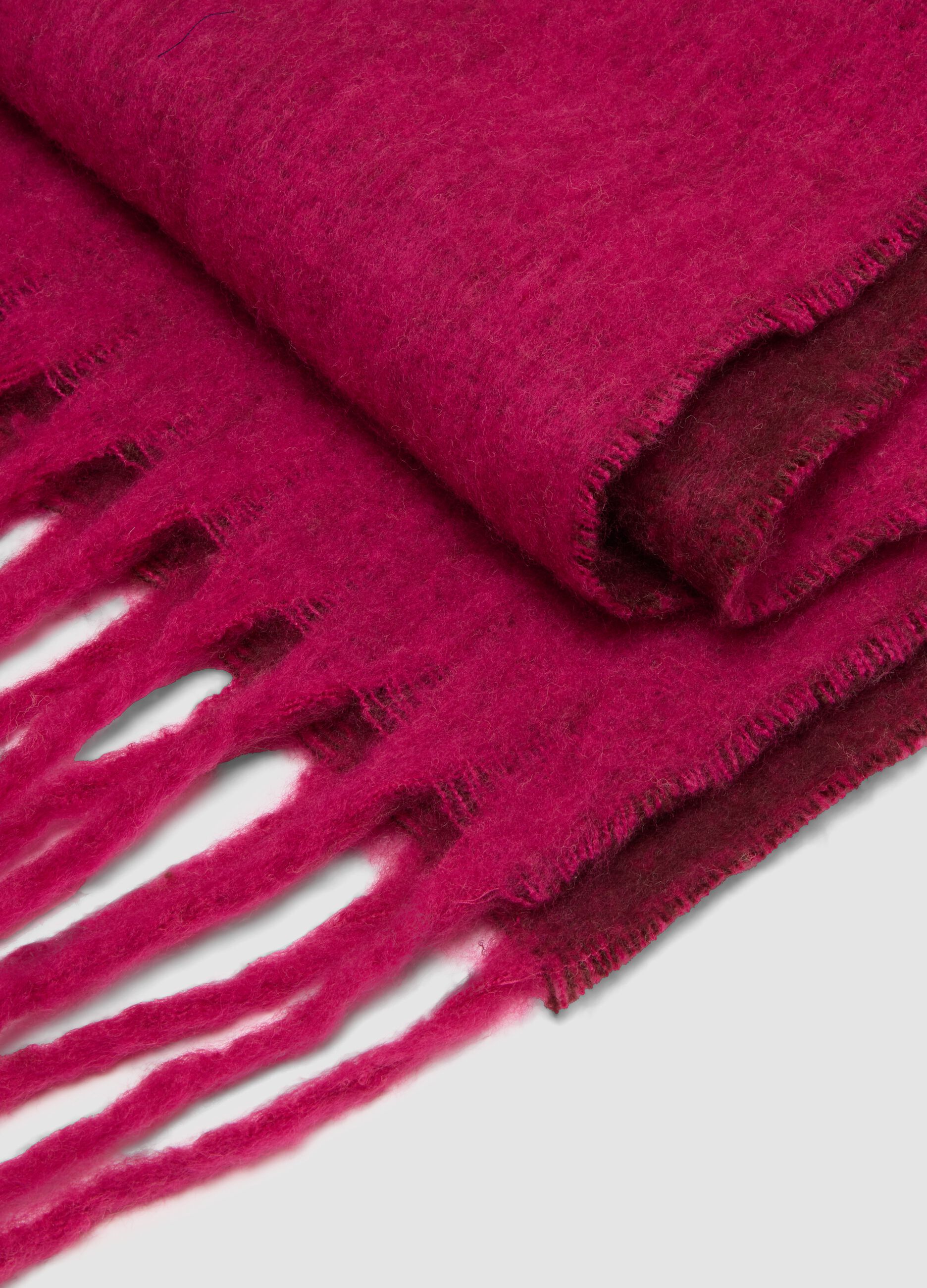 Red wool-blend scarf with fringes