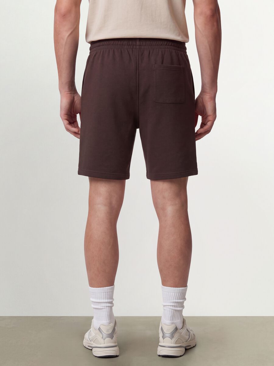 Brown cotton-blend shorts with elasticated waist, regular fit_1