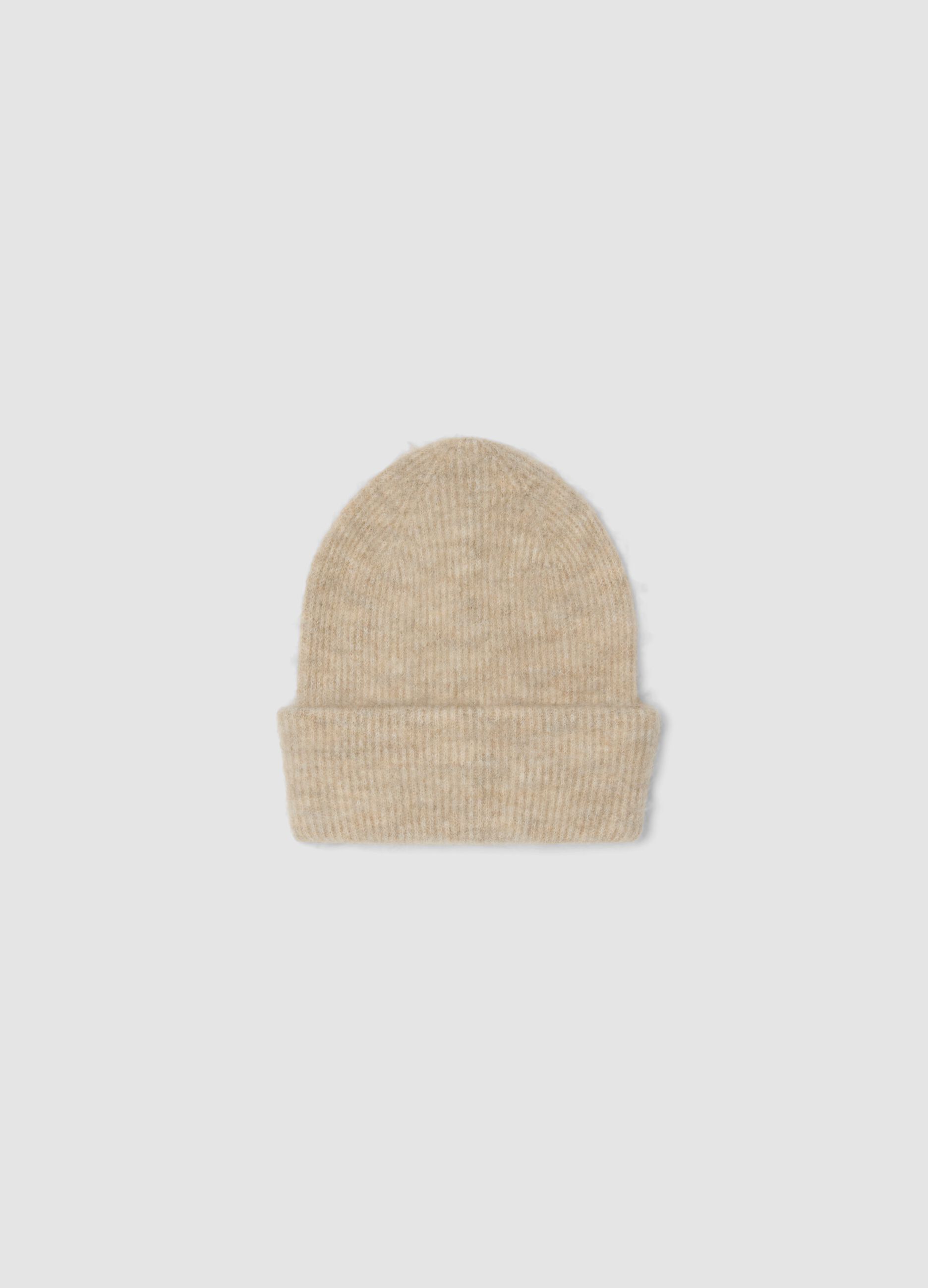 Cappello beige in lana e alpaca elasticizzato