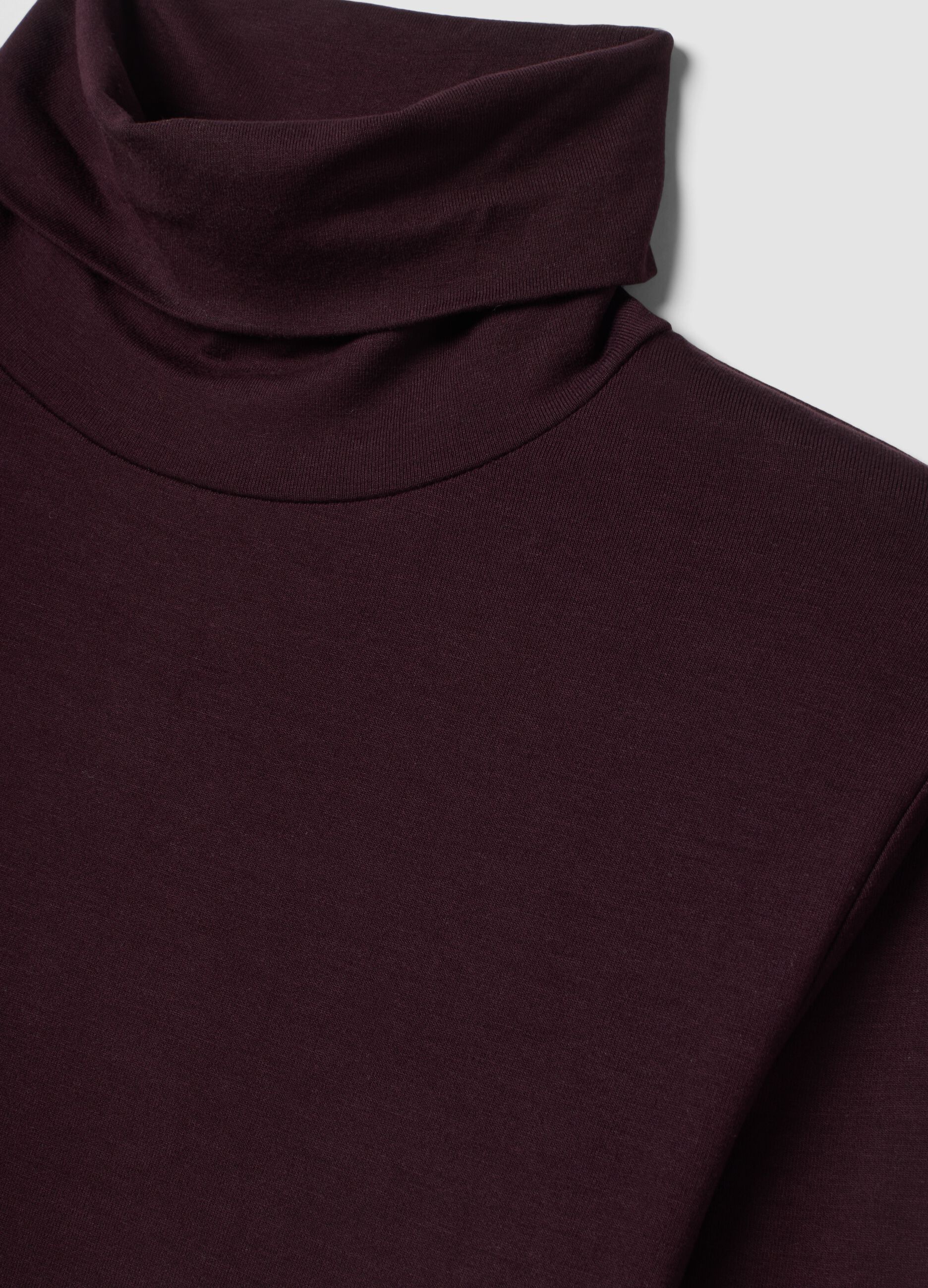 Purple stretch viscose top with raised collar, regular fit