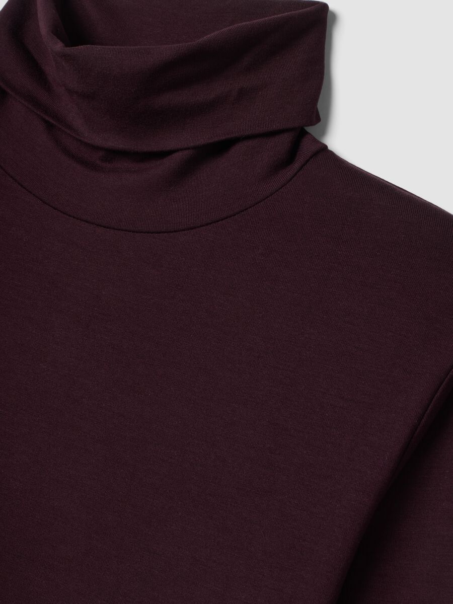 Purple stretch viscose top with raised collar, regular fit_5