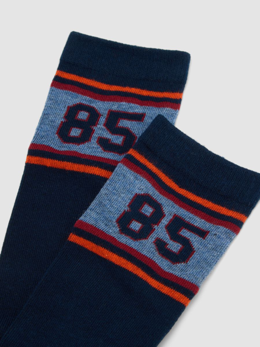2-pack of long blue socks in stretch organic cotton with pattern_2