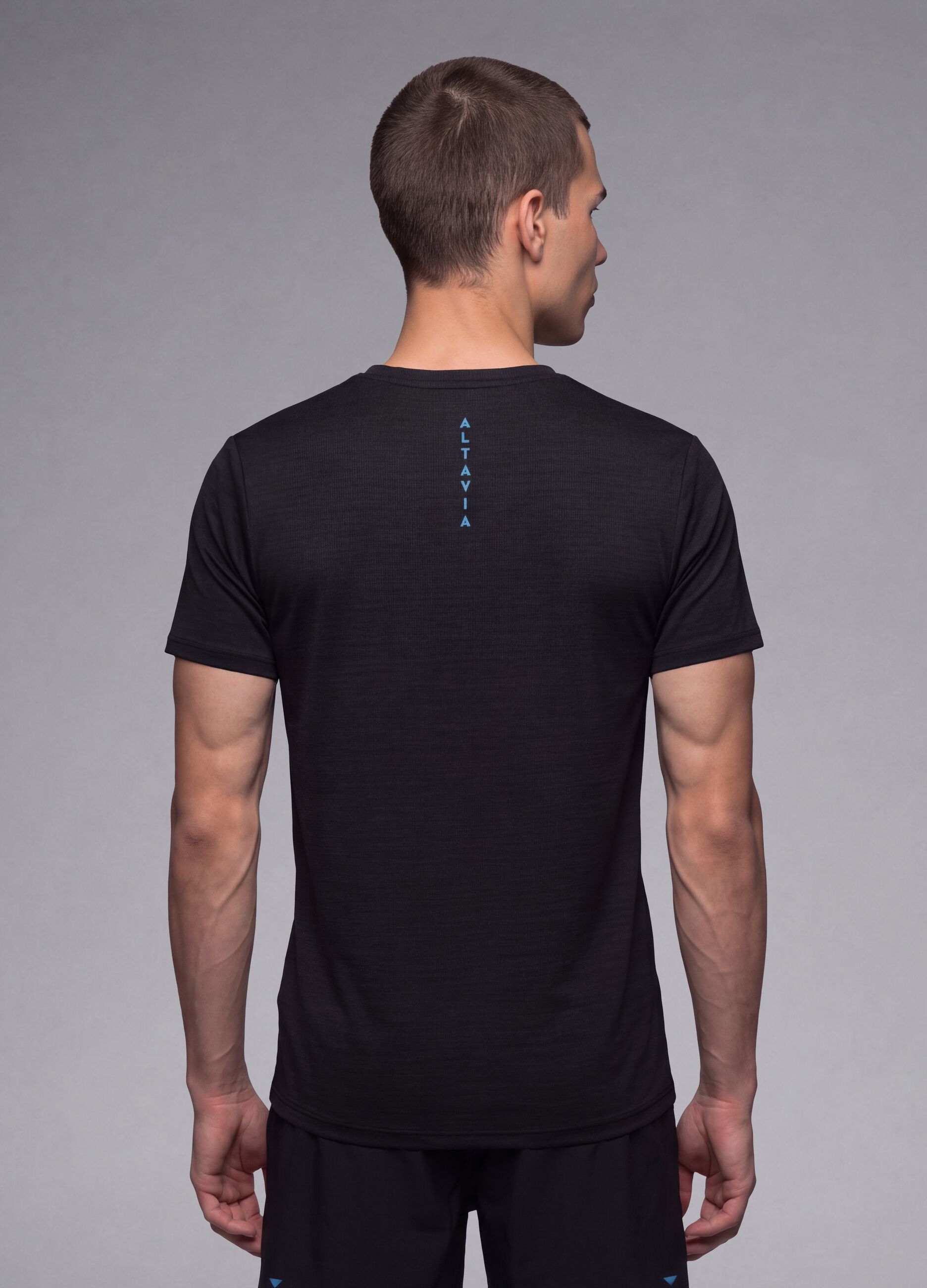 ALTAVIA black breathable technical slim-fit T-shirt