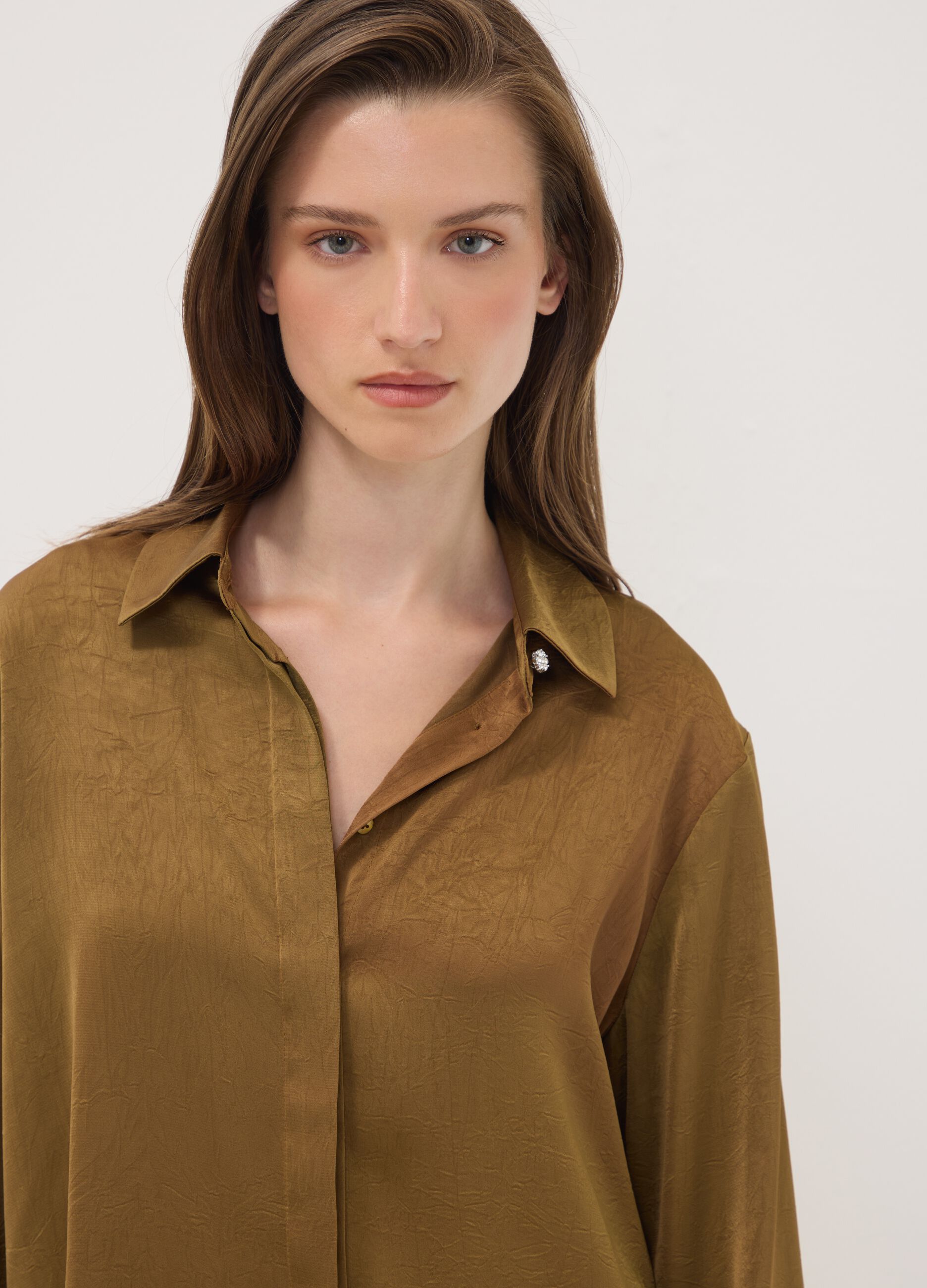 Camicia verde regular fit con collo classico