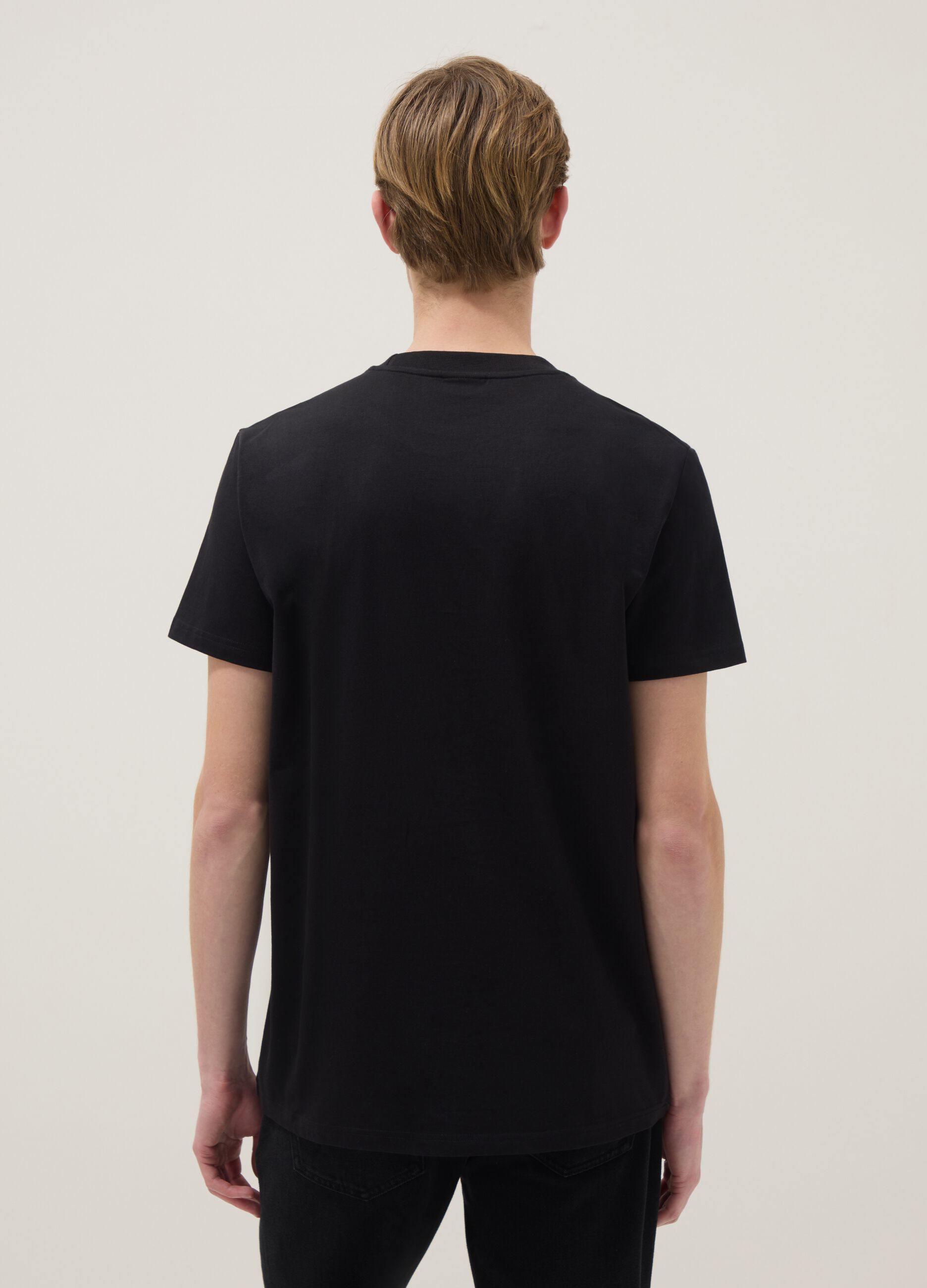 Black pure cotton regular fit t-shirt with Hard Rock Cafe logo