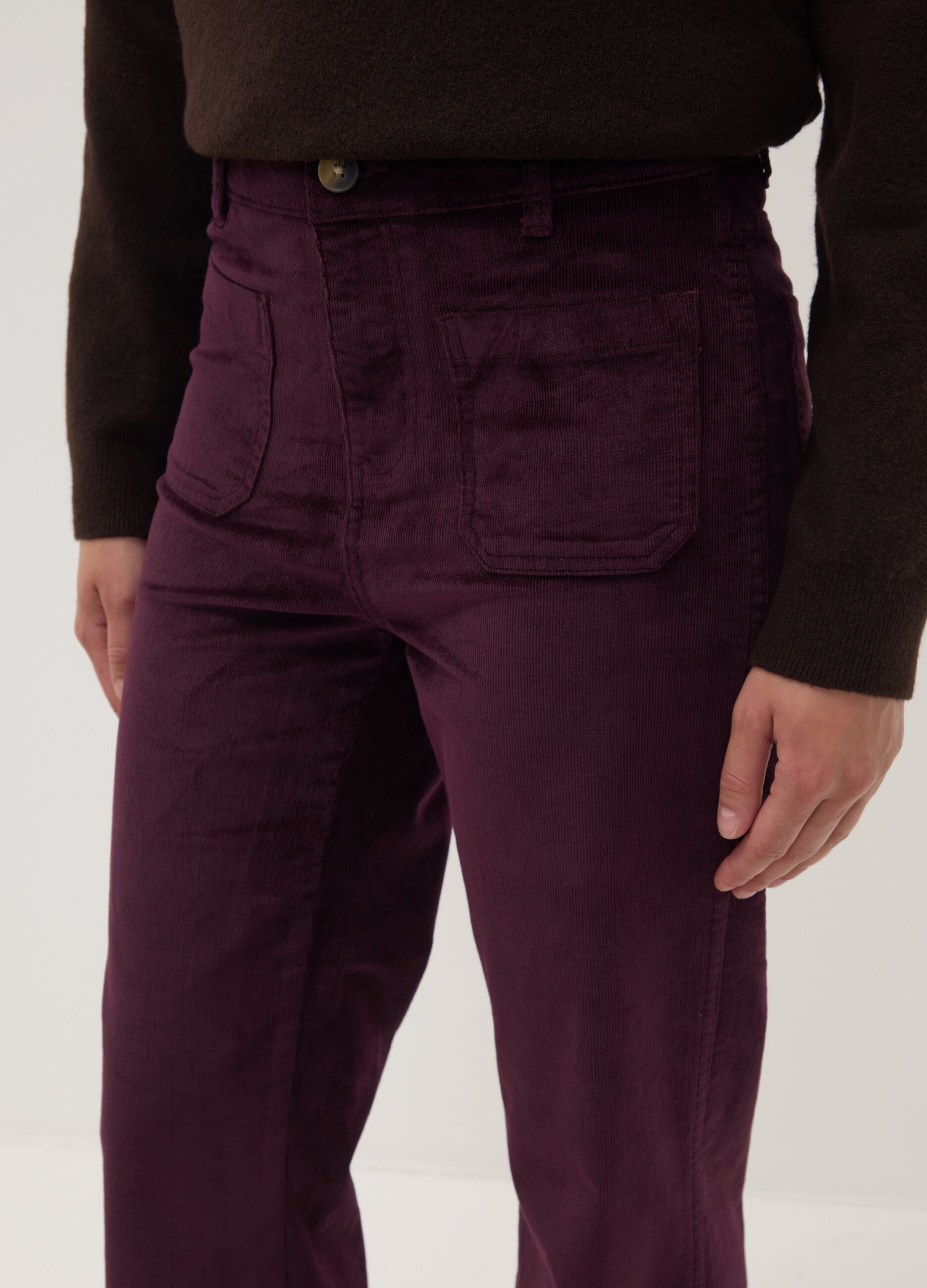 Pantaloni viola flare in cotone e modal elasticizzato a coste