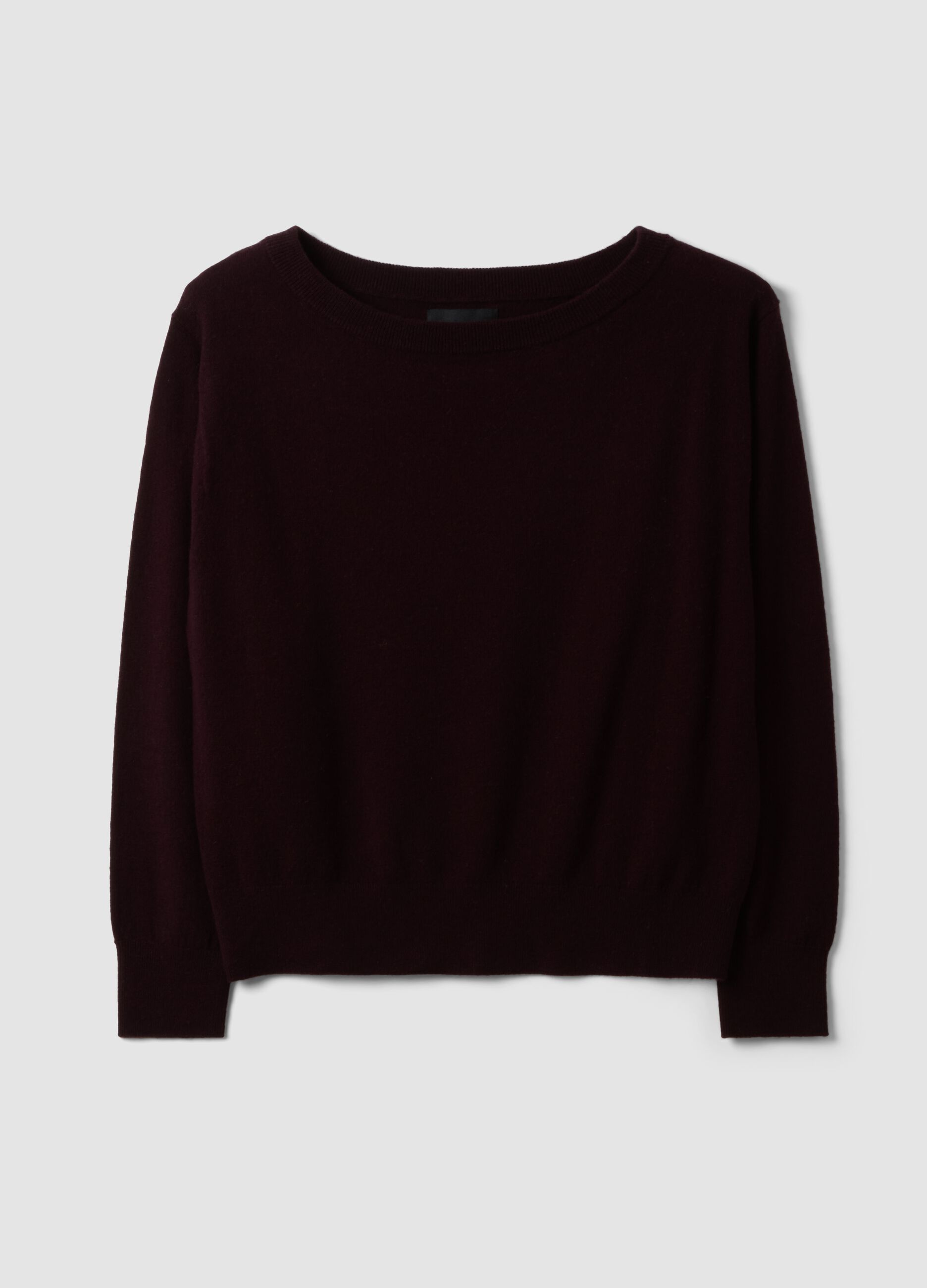 Maglia viola in pura lana con scollo a barchetta