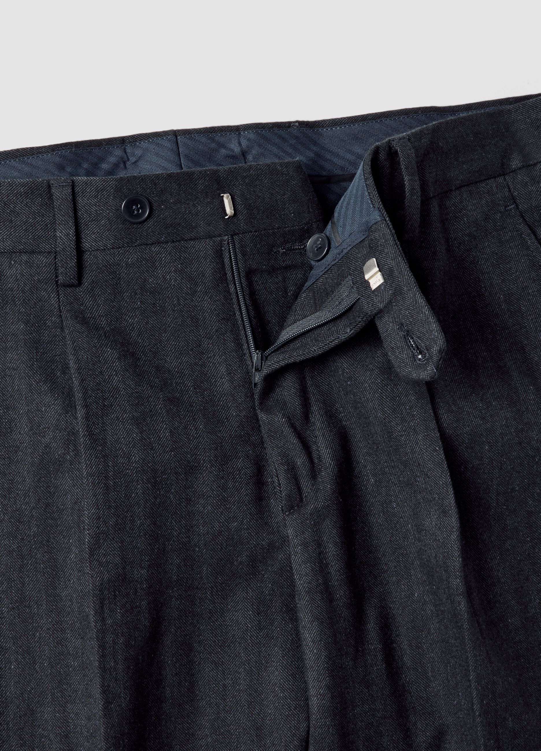 Blue trousers in stretch viscose and wool