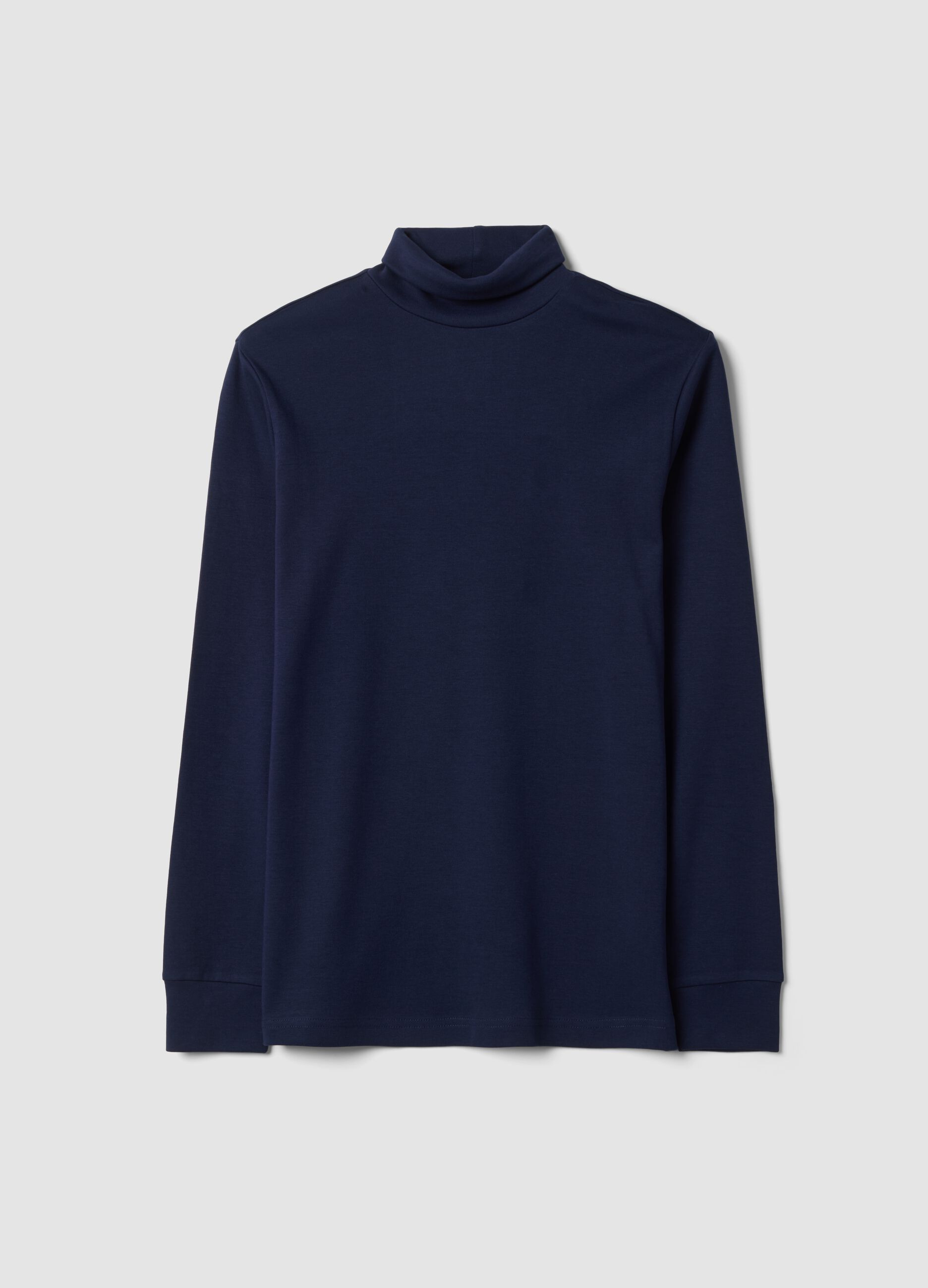 T-shirt blu in puro cotone con dolcevita