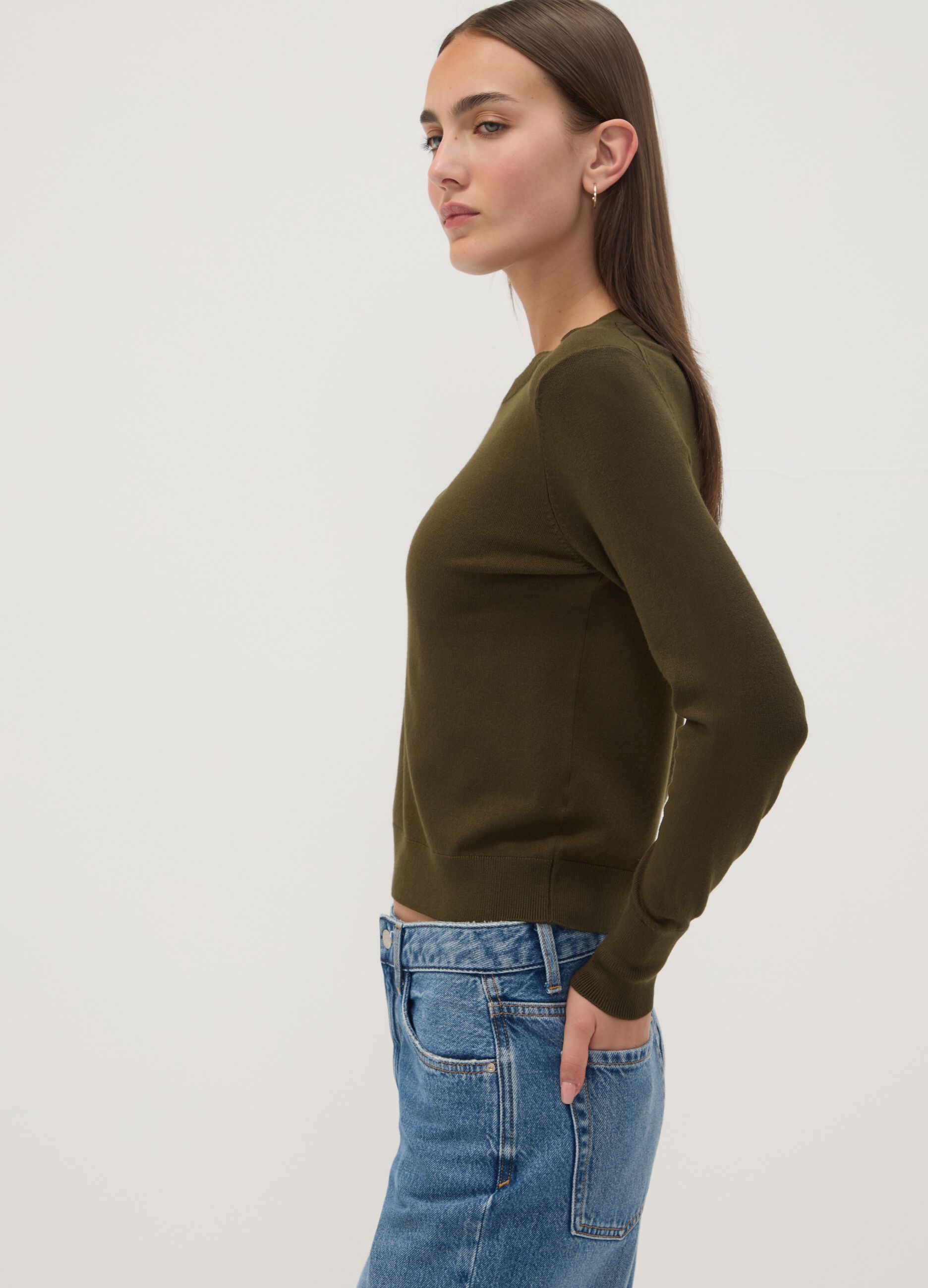 Maglia verde in misto viscosa a girocollo