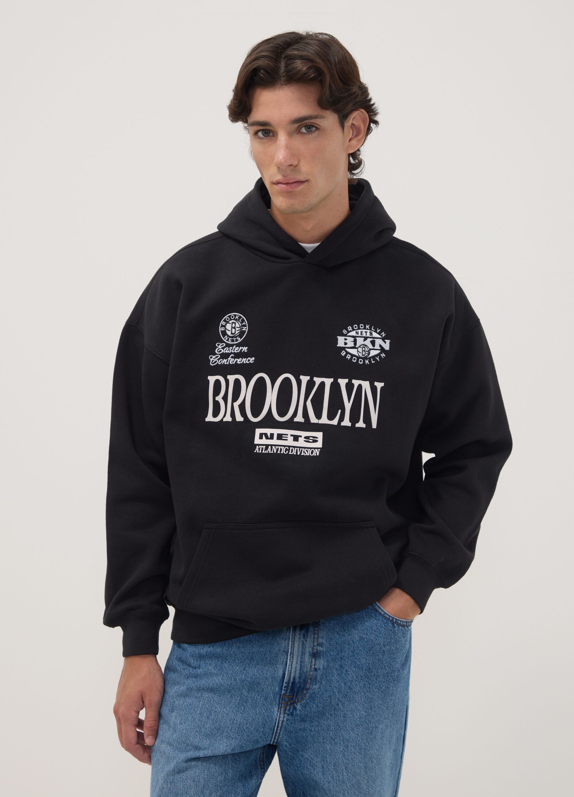 Black cotton-blend hoodie with Brooklyn Nets print