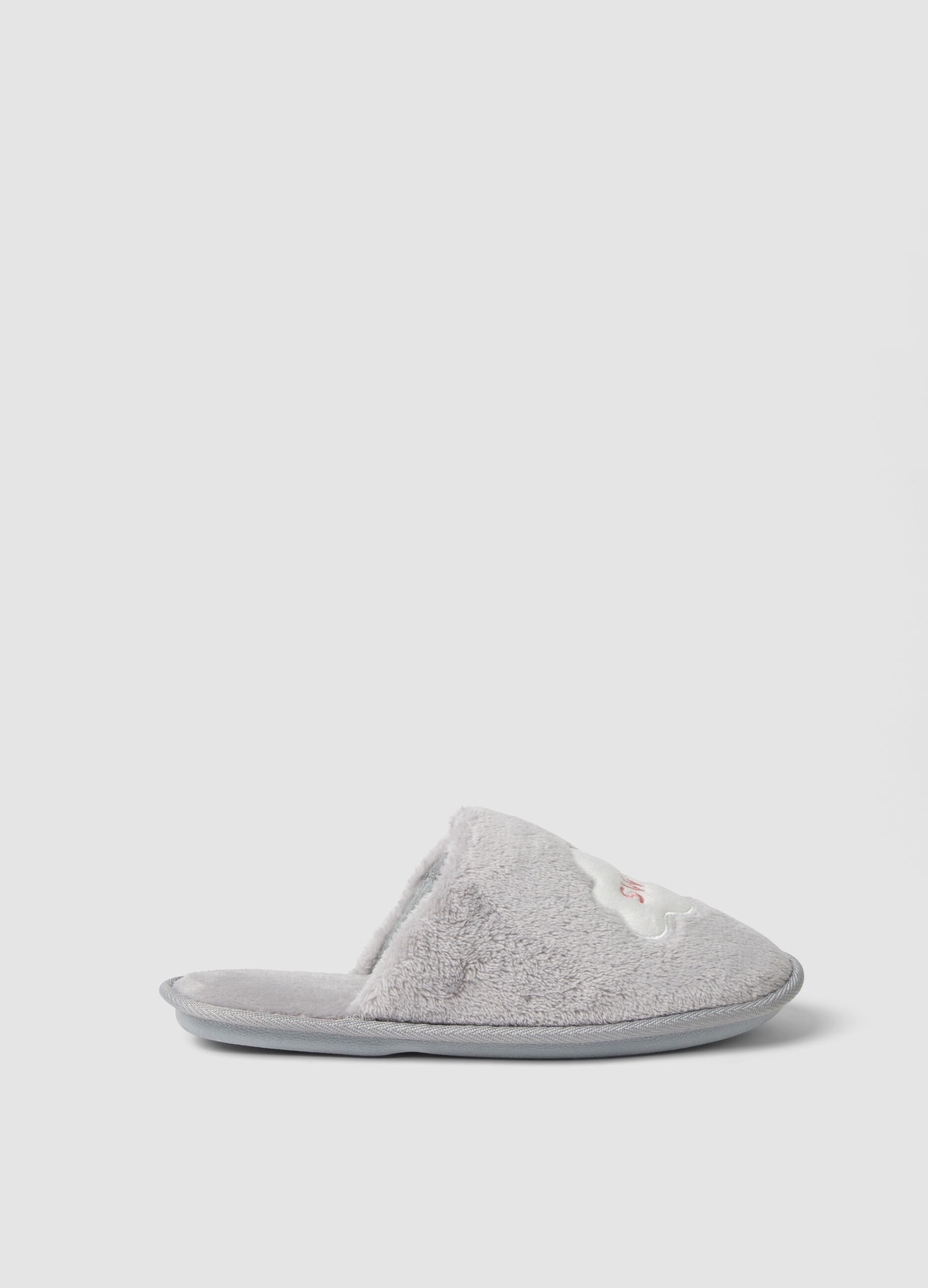 Pantofole grigie morbide da casa