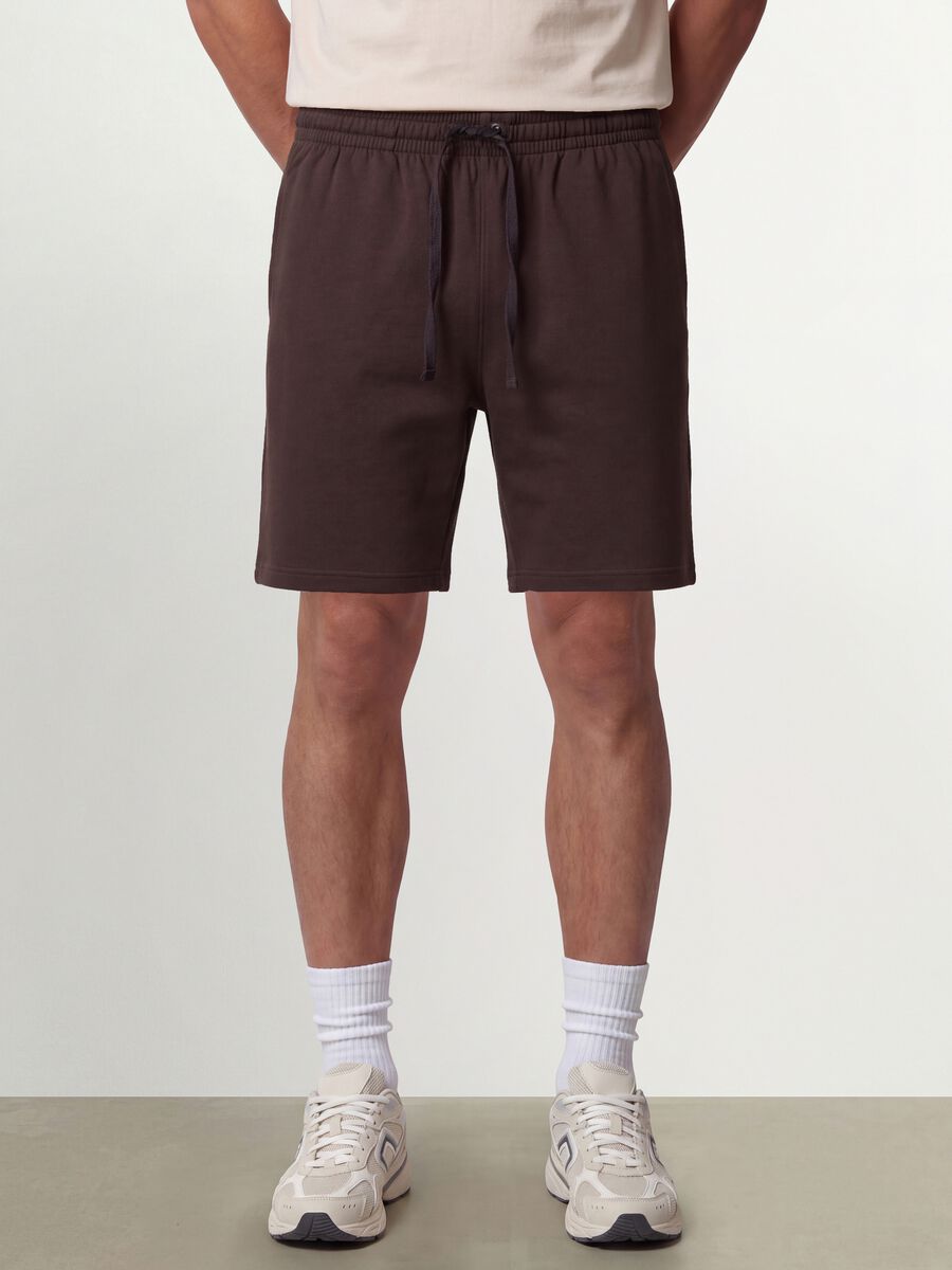 Brown cotton-blend shorts with elasticated waist, regular fit_3