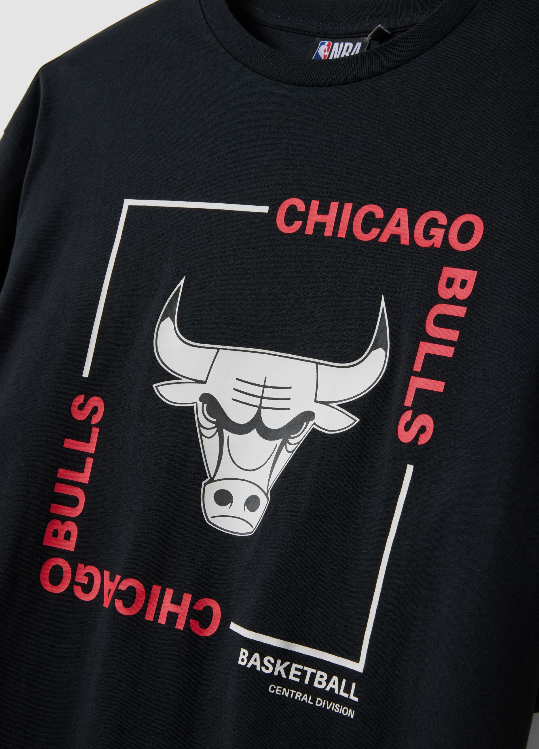 Black pure cotton T-shirt with Chicago Bulls print