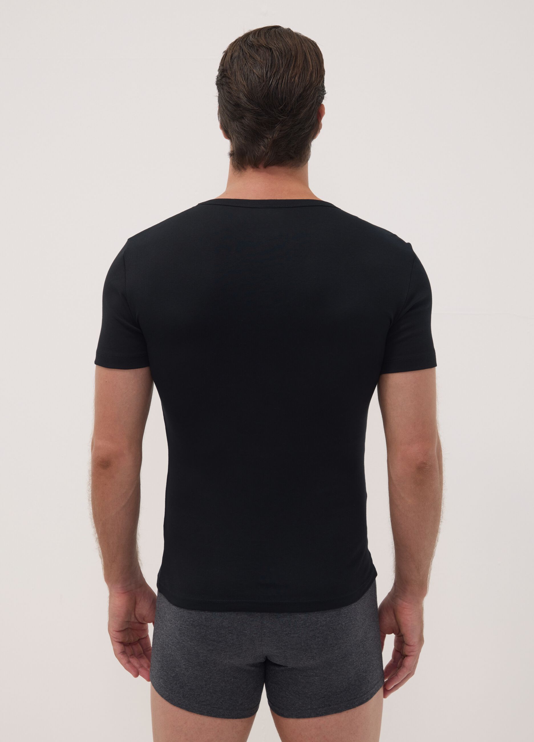2-pack of black organic cotton T-shirts with deep V-neck